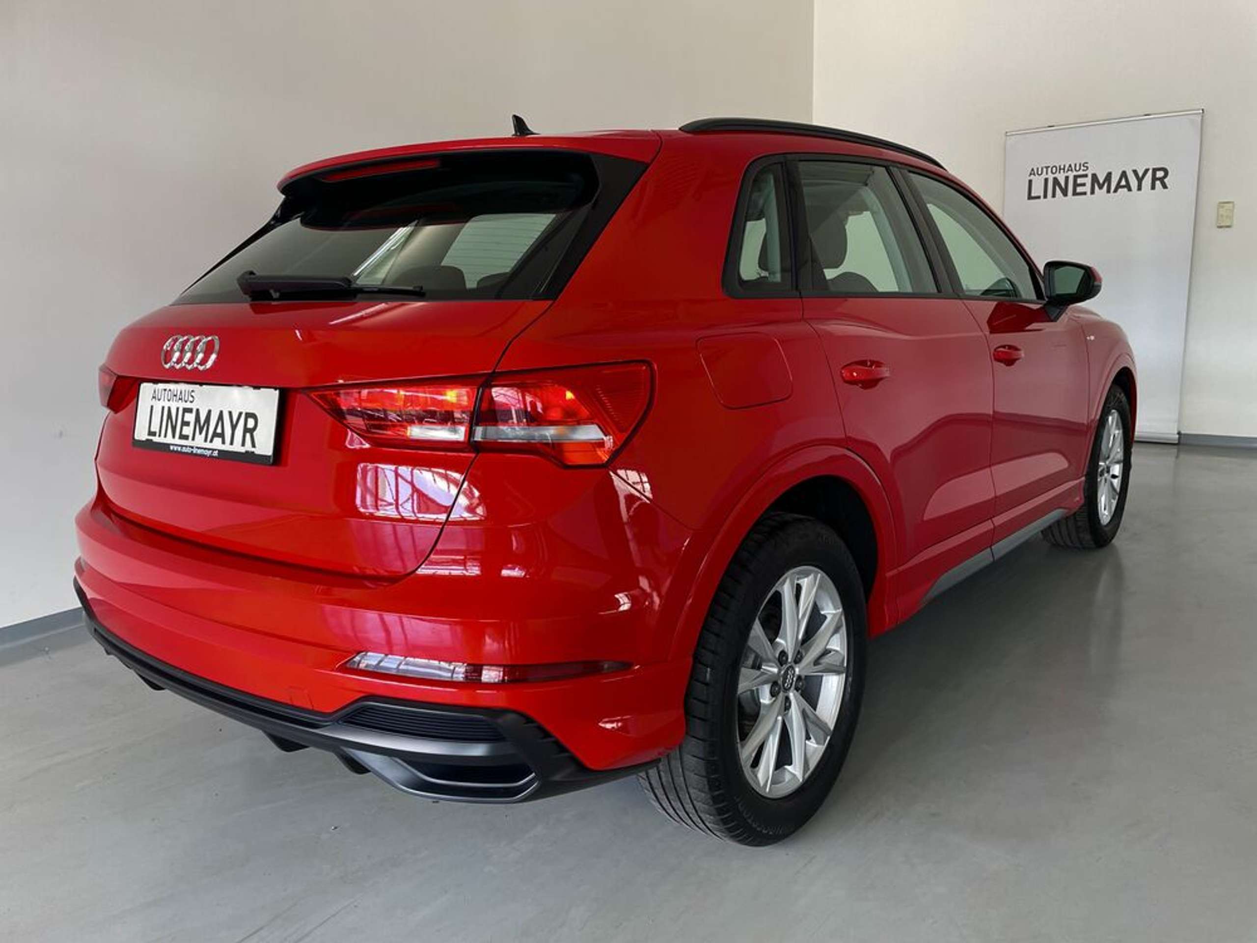 Audi - Q3