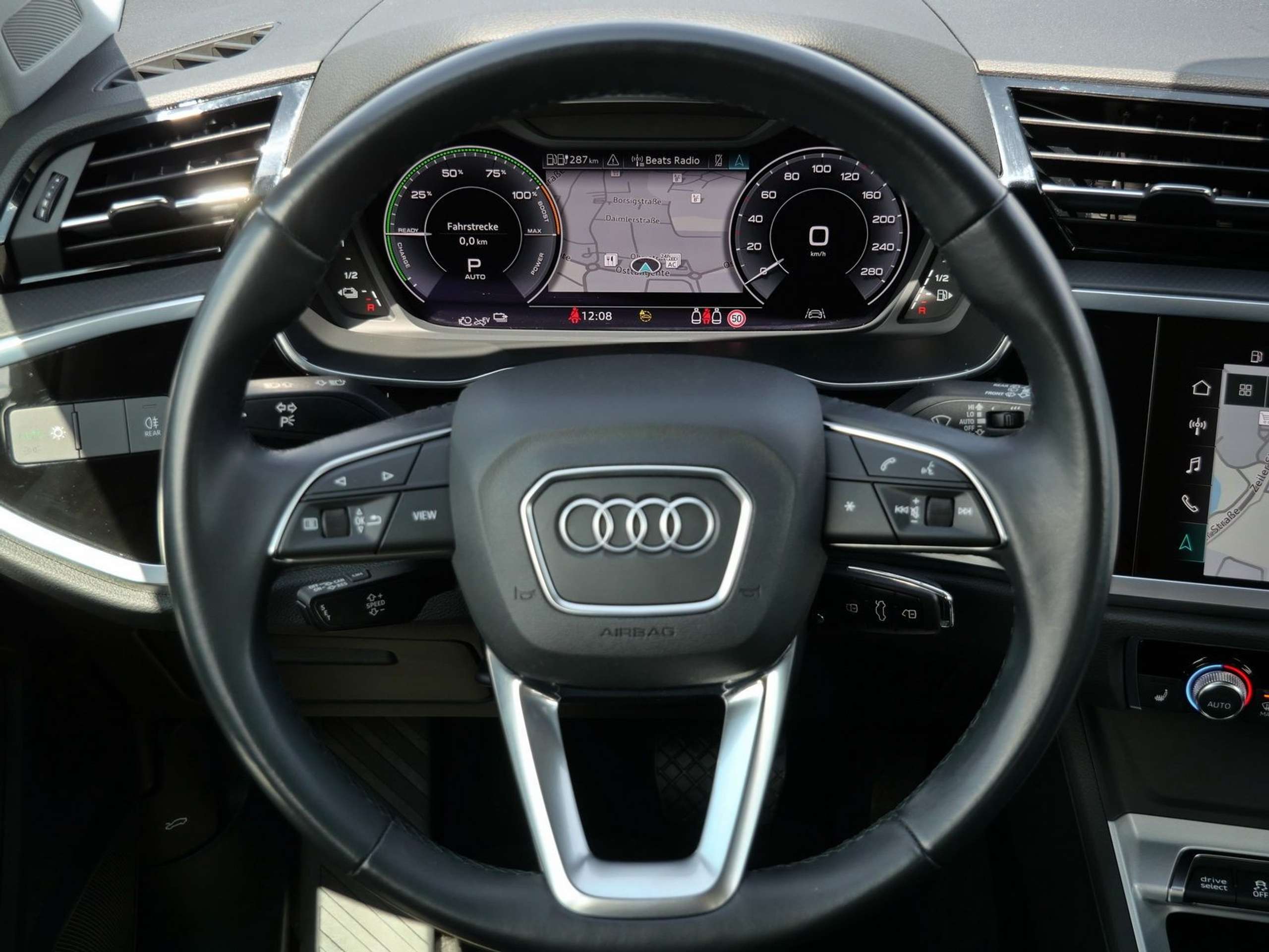 Audi - Q3