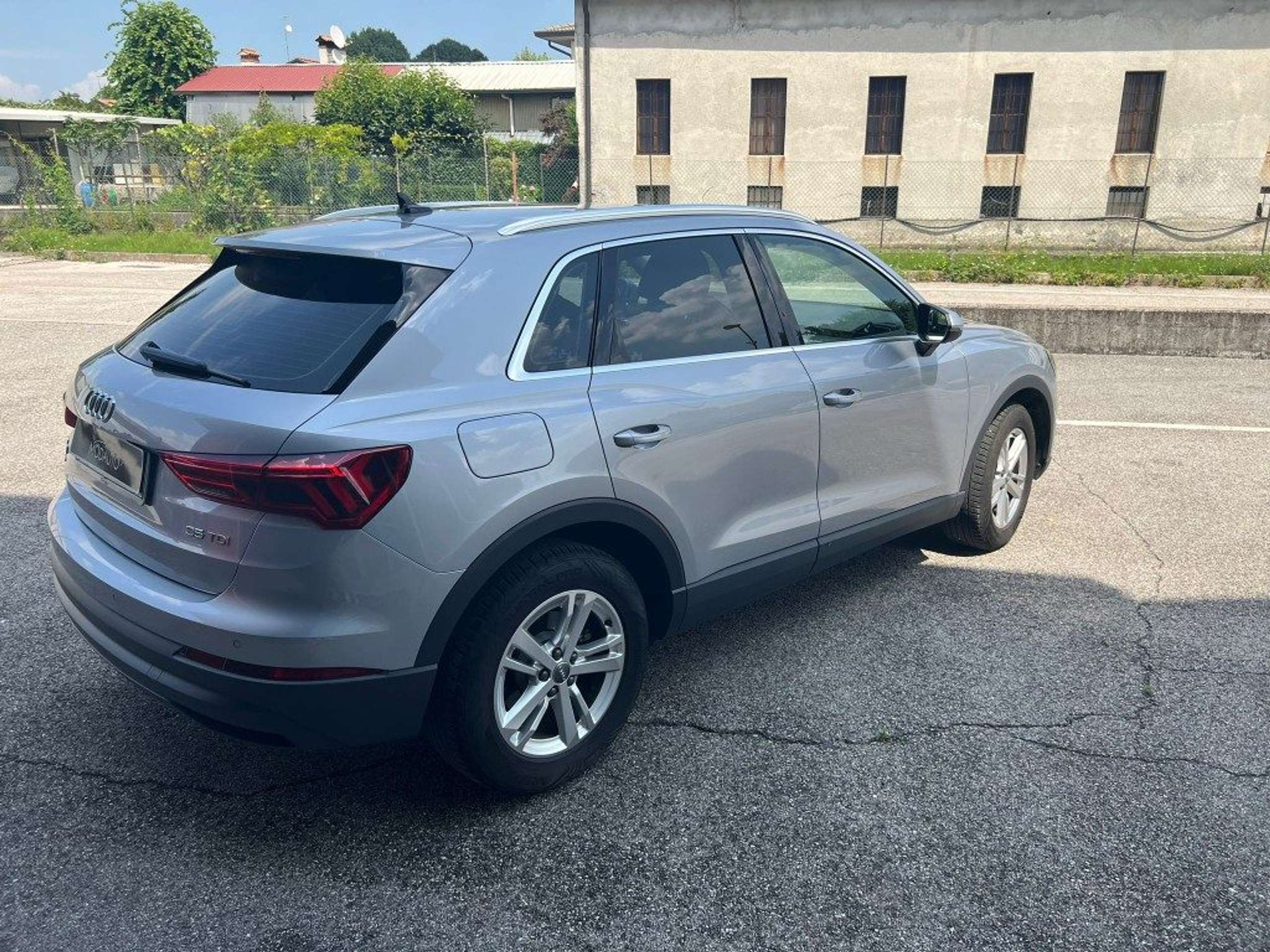 Audi - Q3