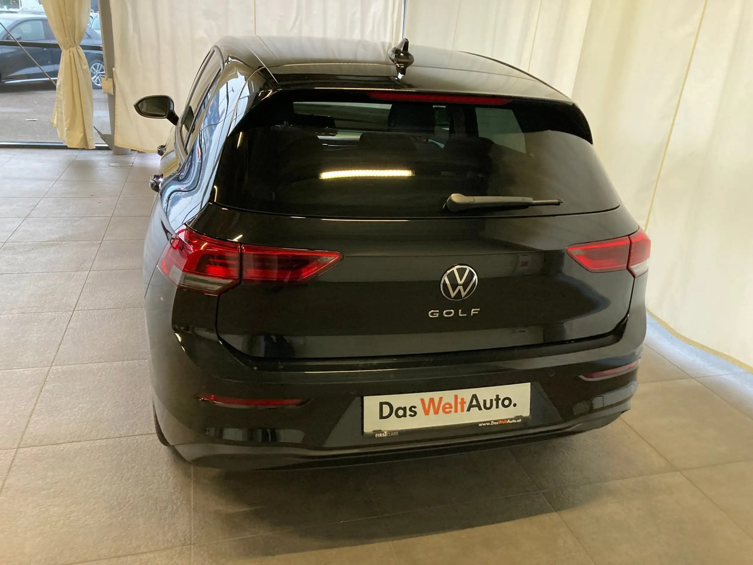 Volkswagen - Golf