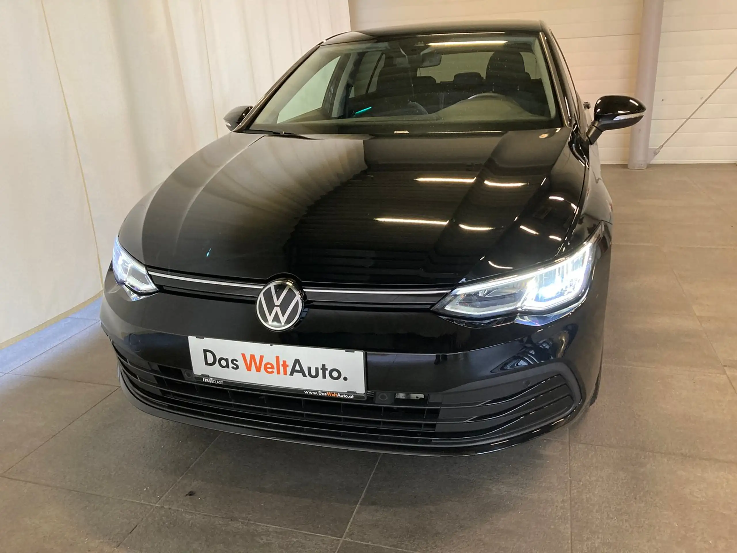 Volkswagen - Golf