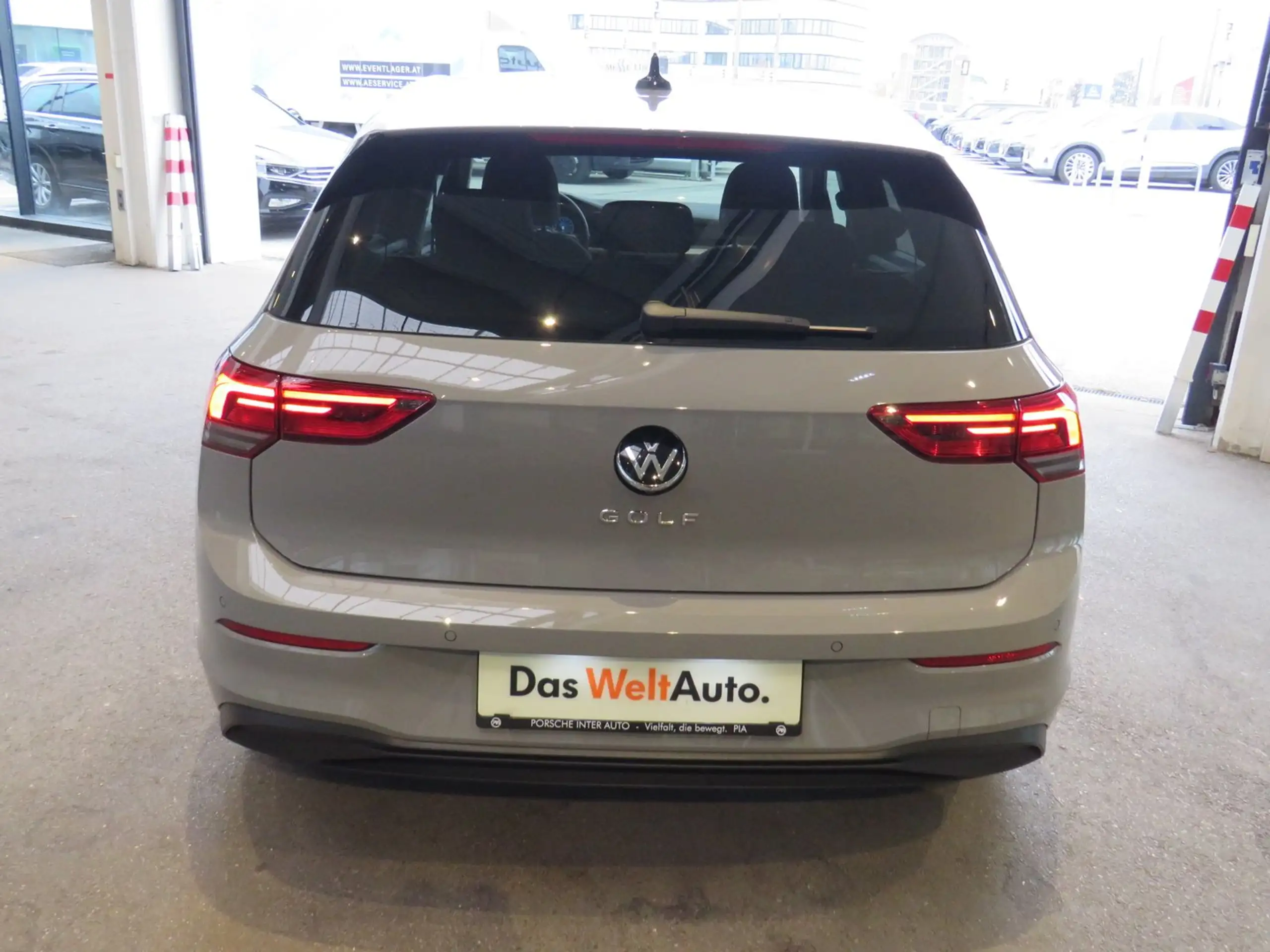 Volkswagen - Golf