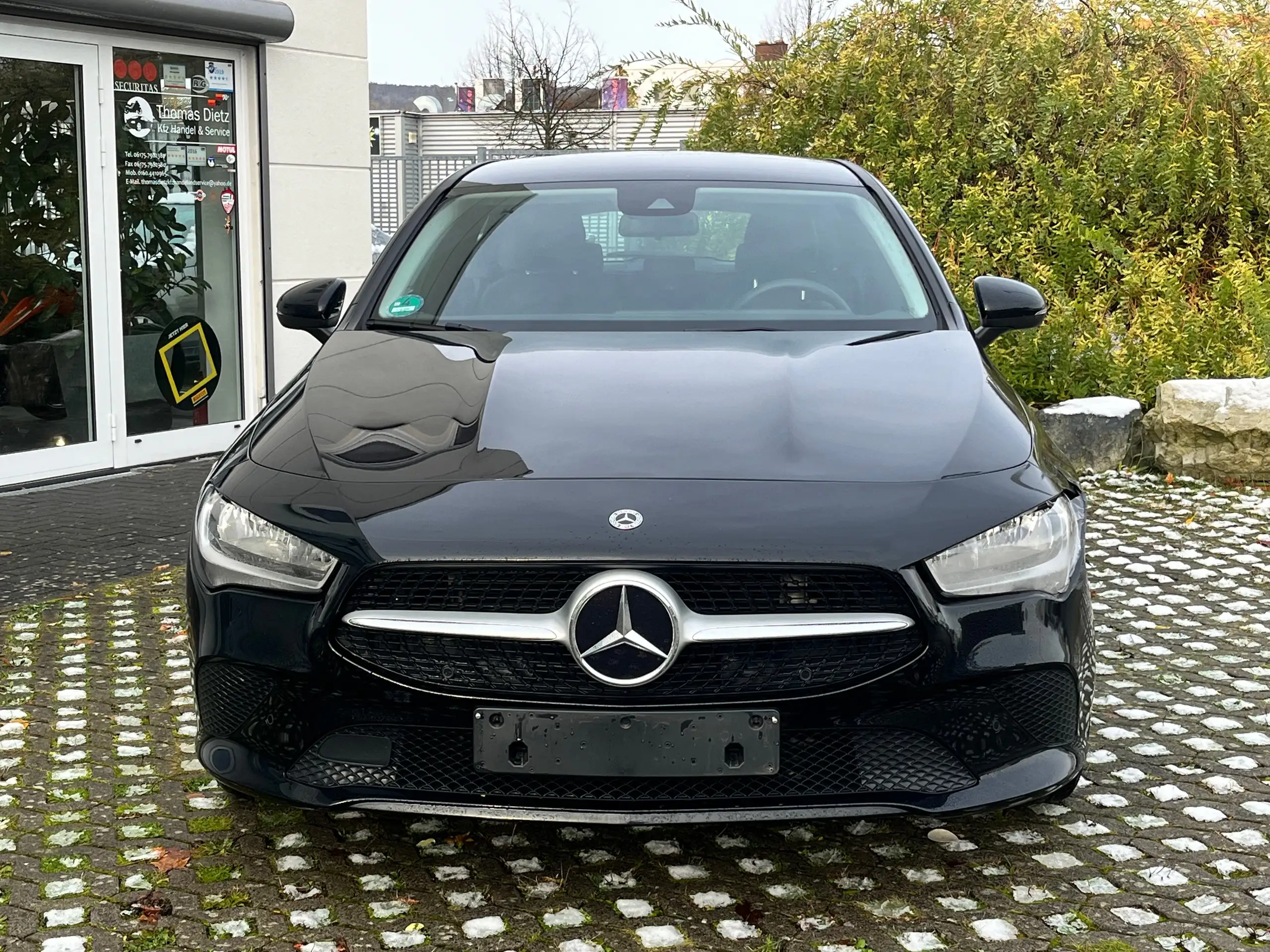 Mercedes-Benz - CLA 180