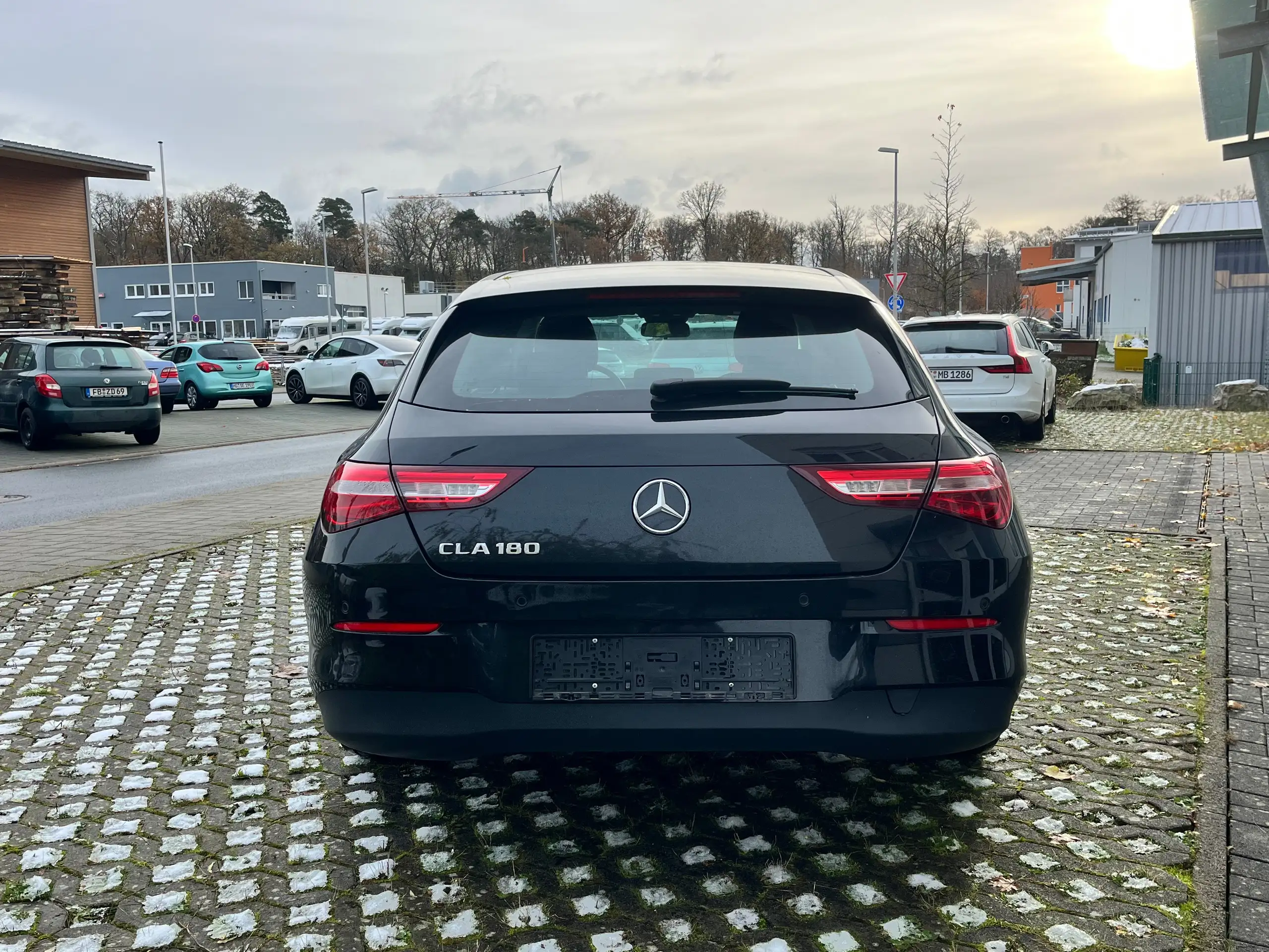 Mercedes-Benz - CLA 180