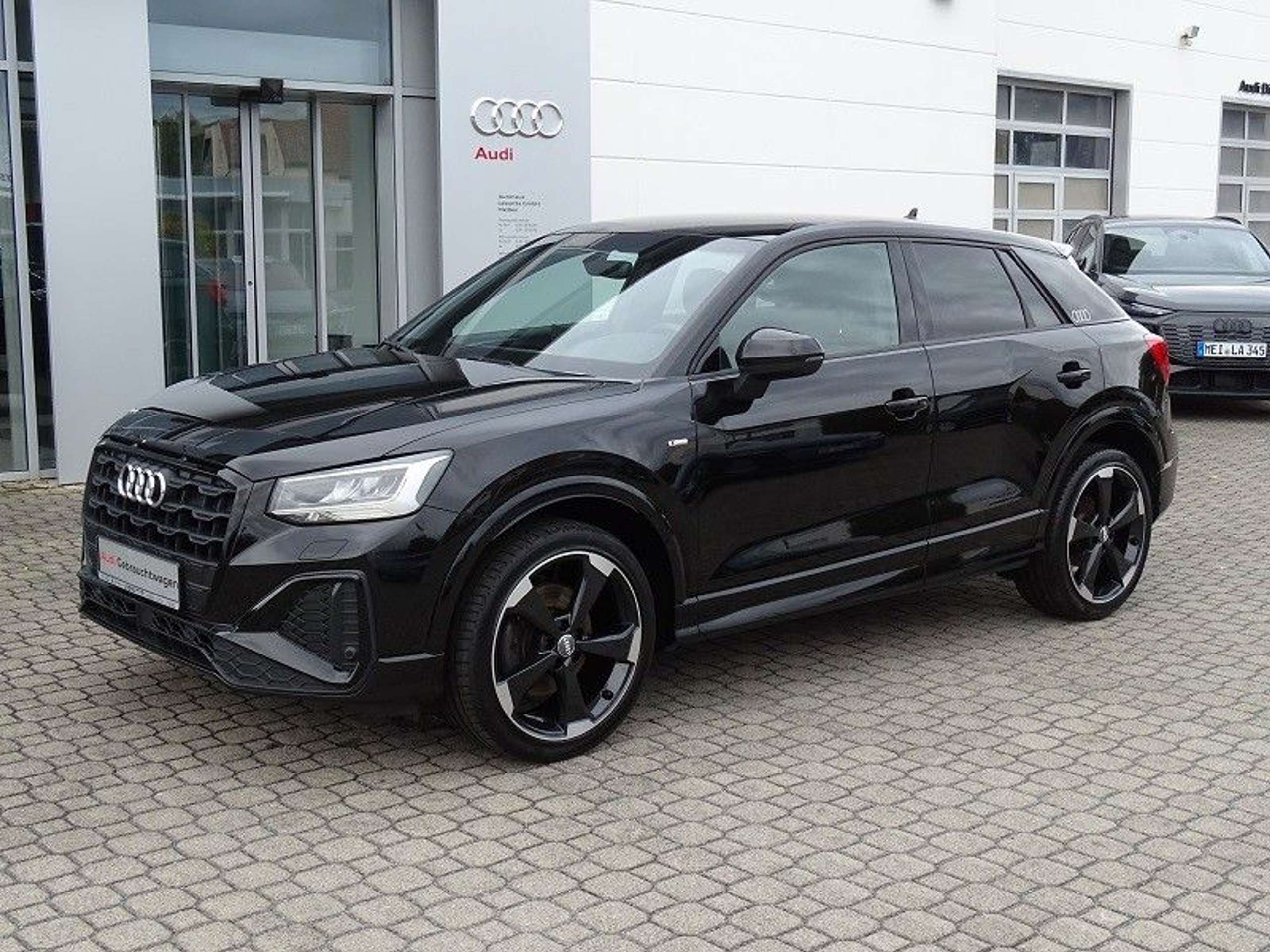 Audi - Q2