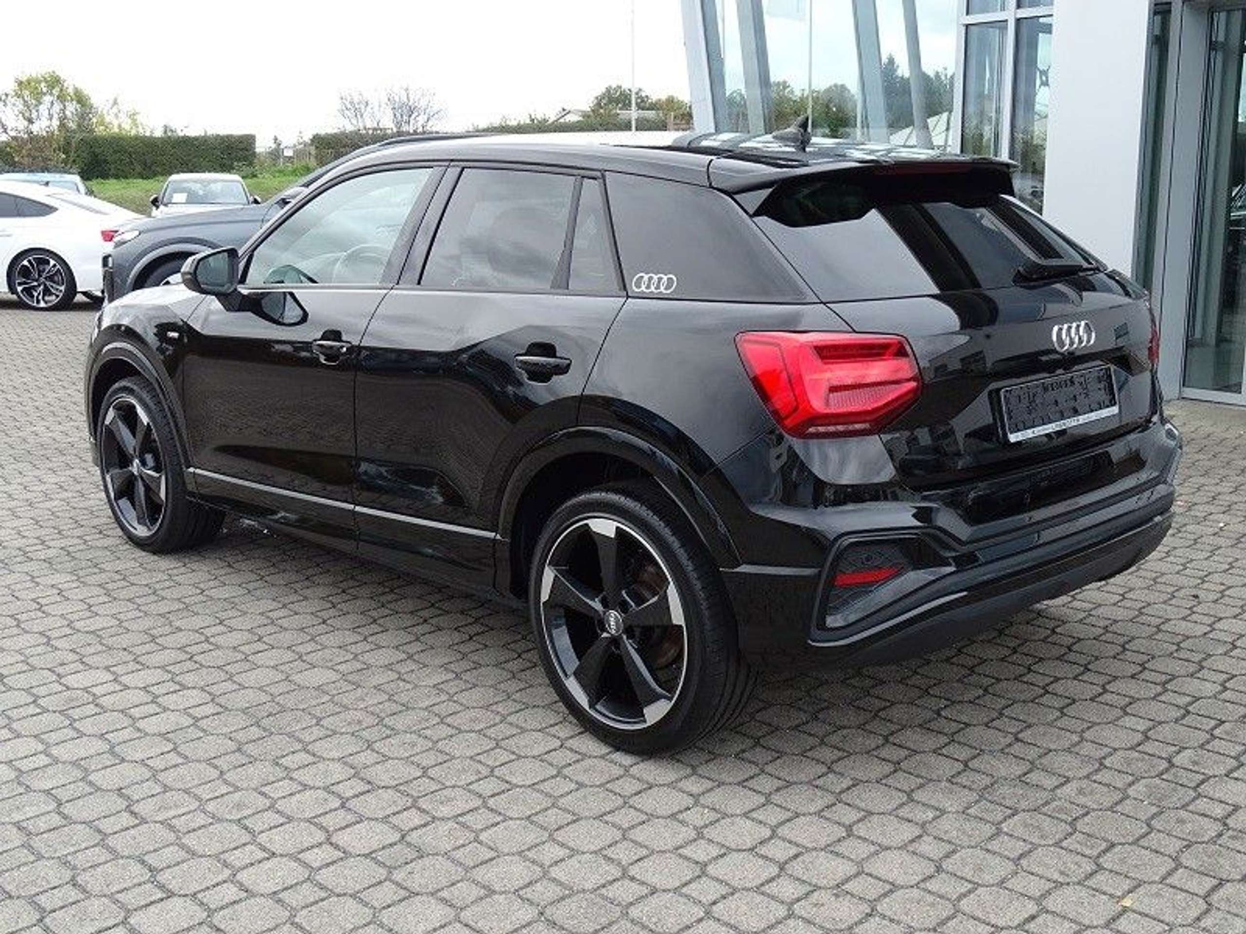 Audi - Q2