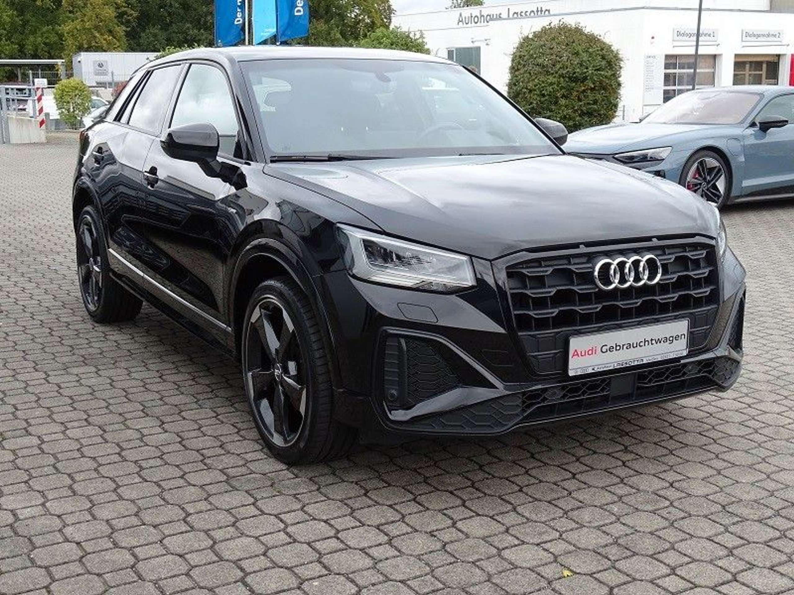 Audi - Q2