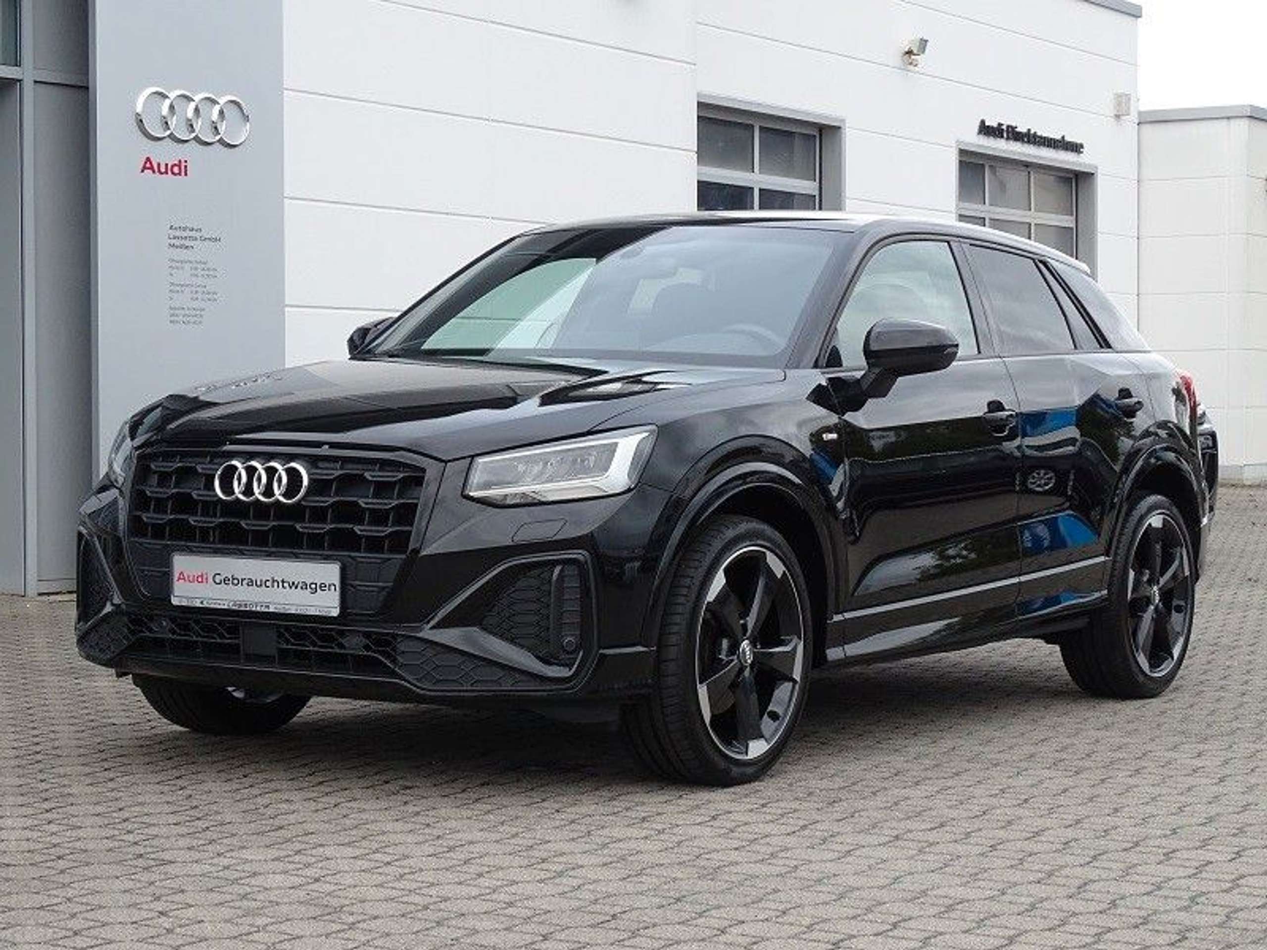 Audi - Q2