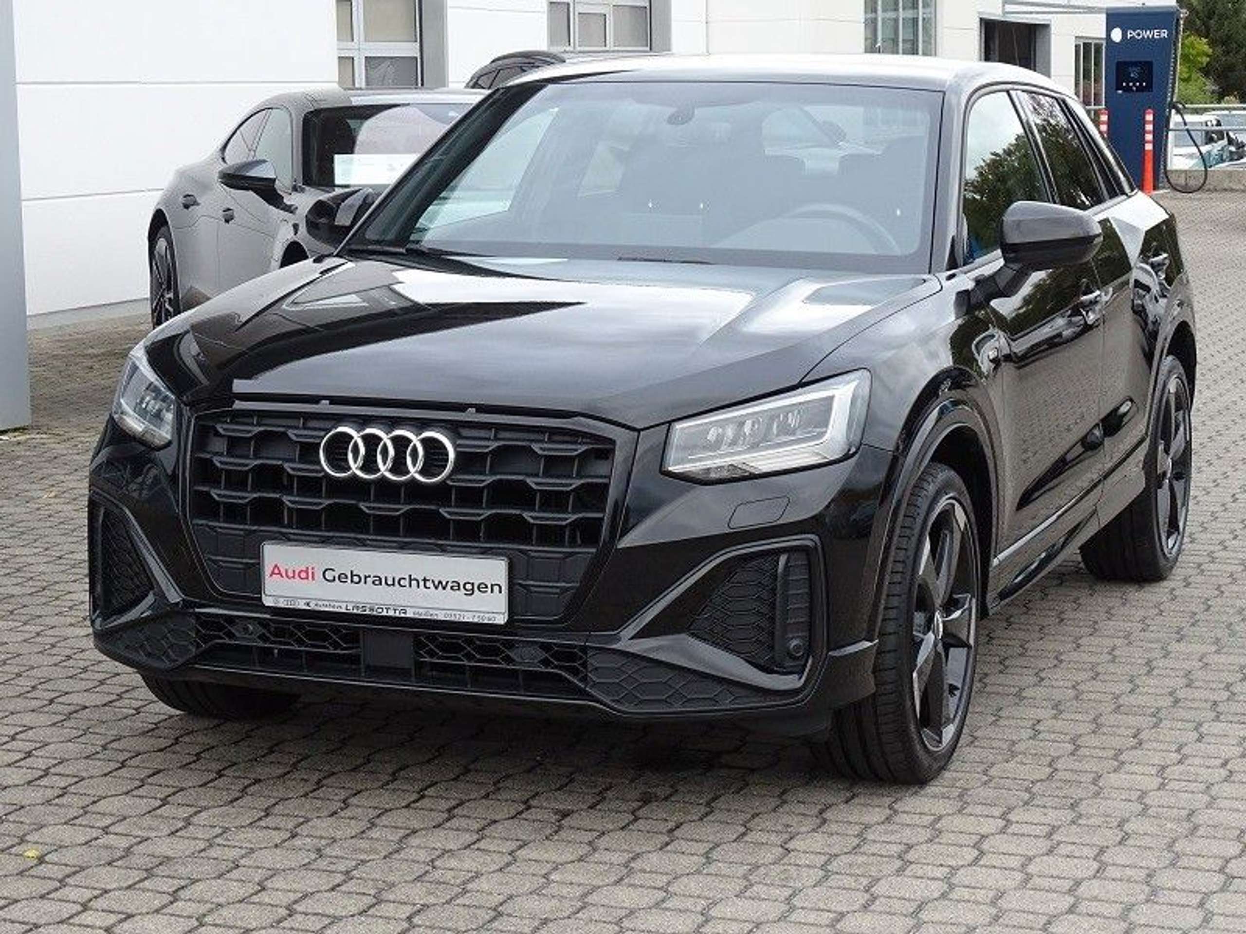 Audi - Q2