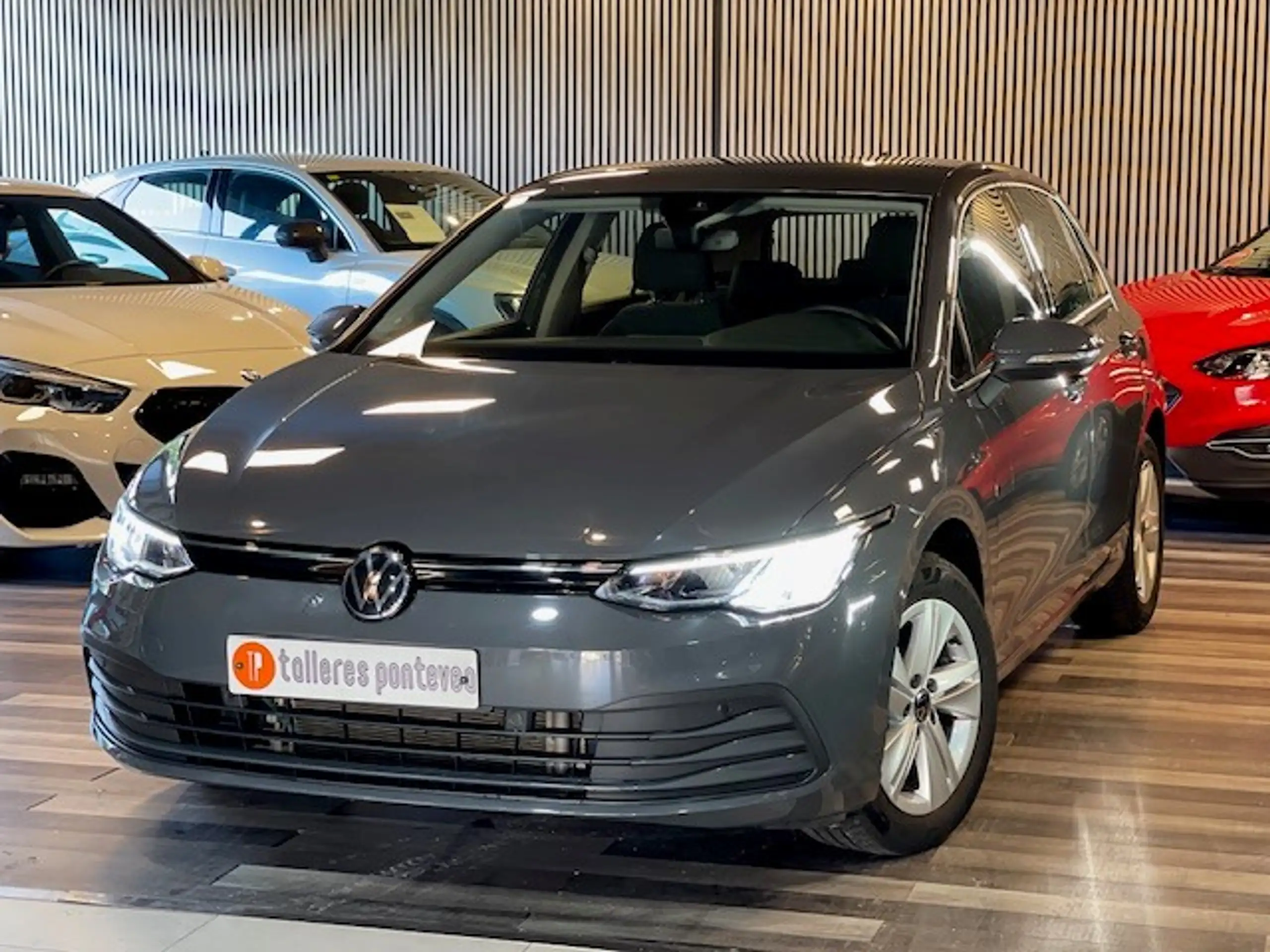 Volkswagen - Golf