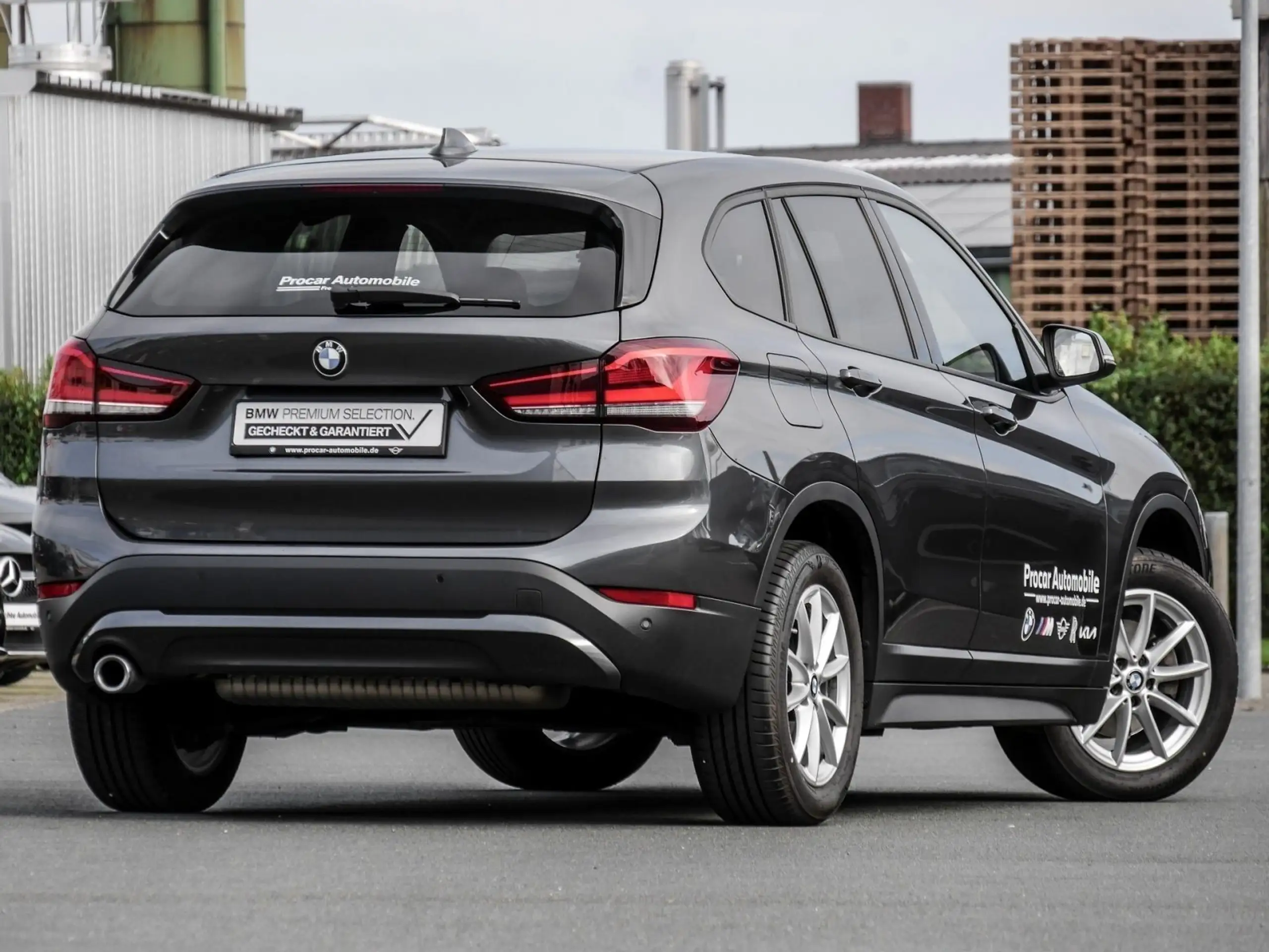 BMW - X1