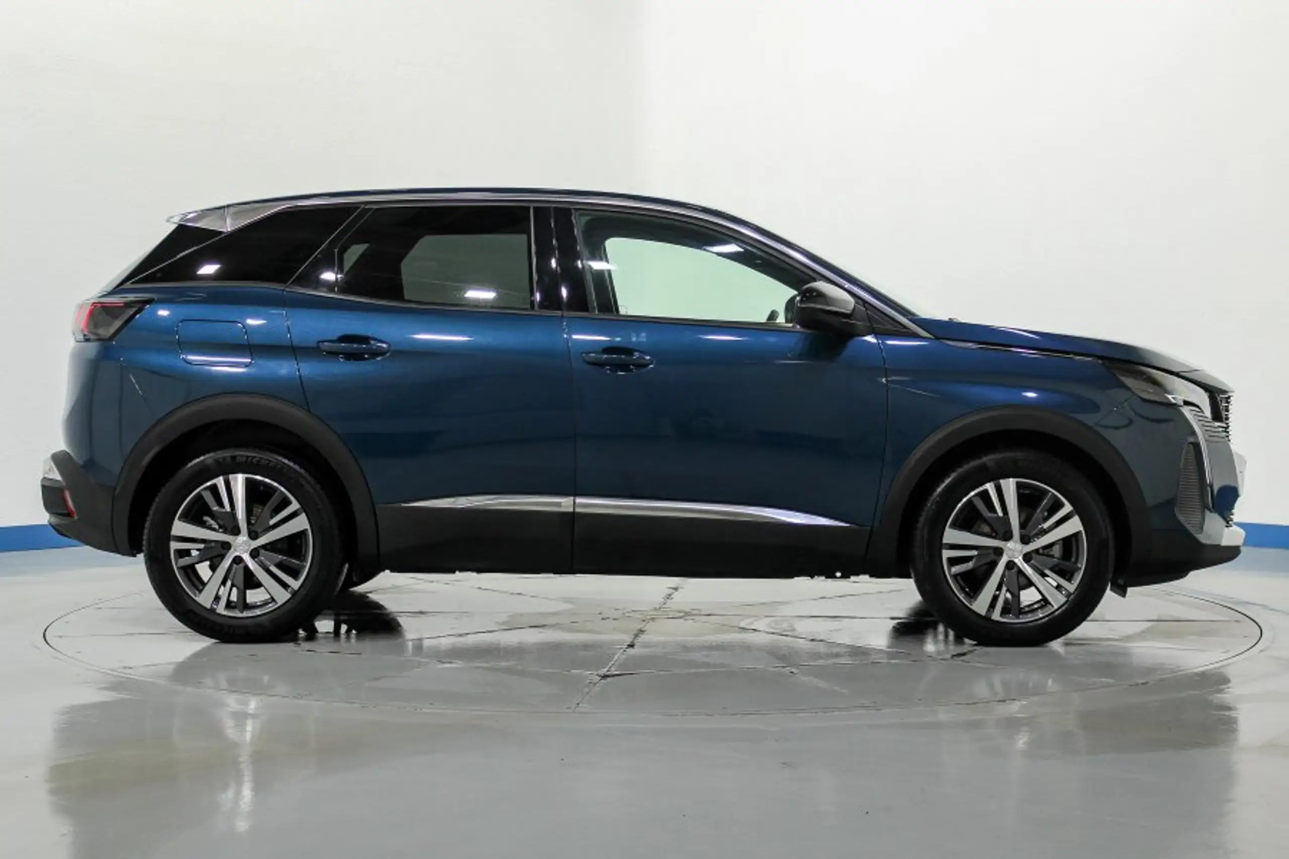 Peugeot - 3008