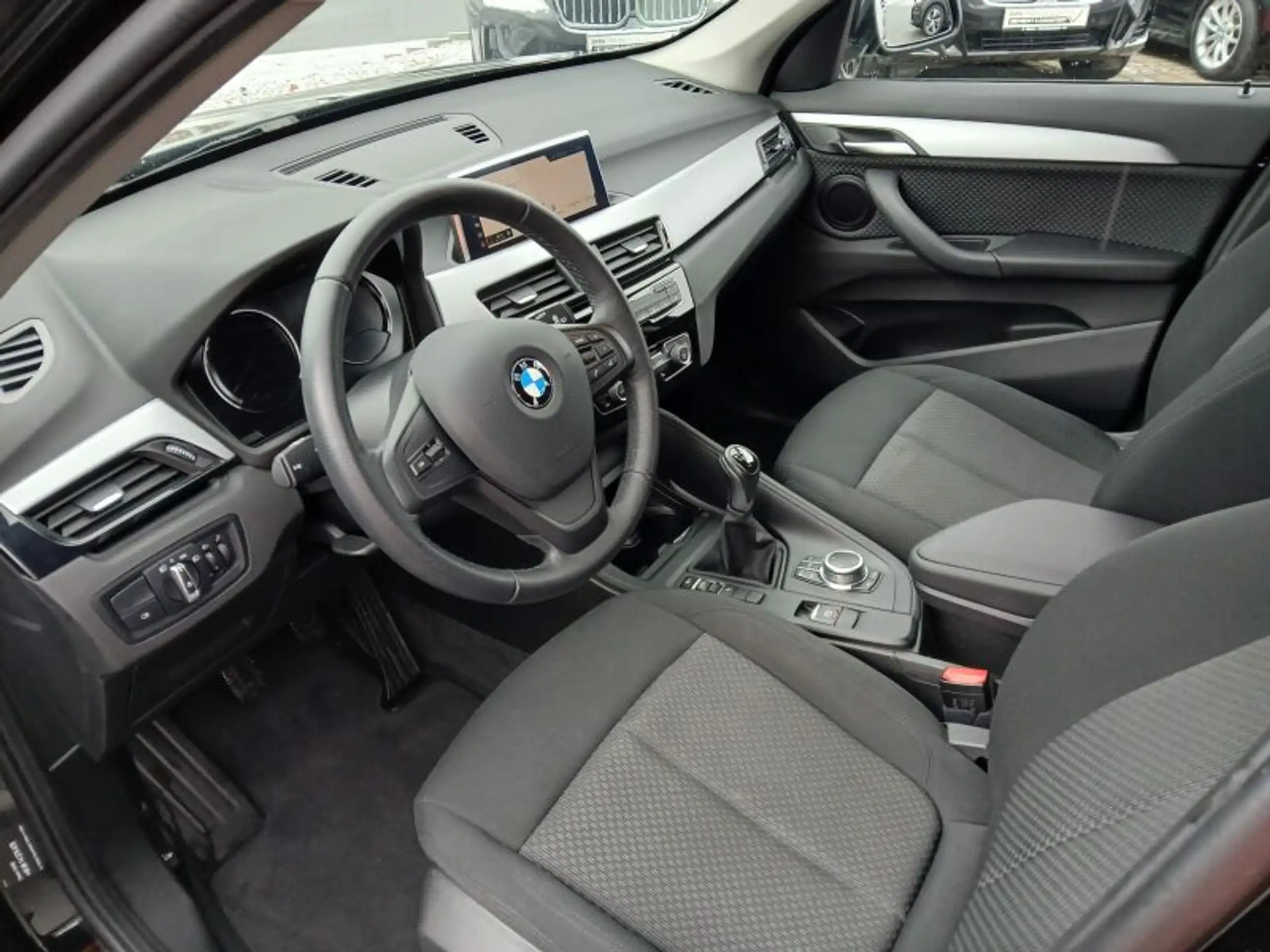 BMW - X1