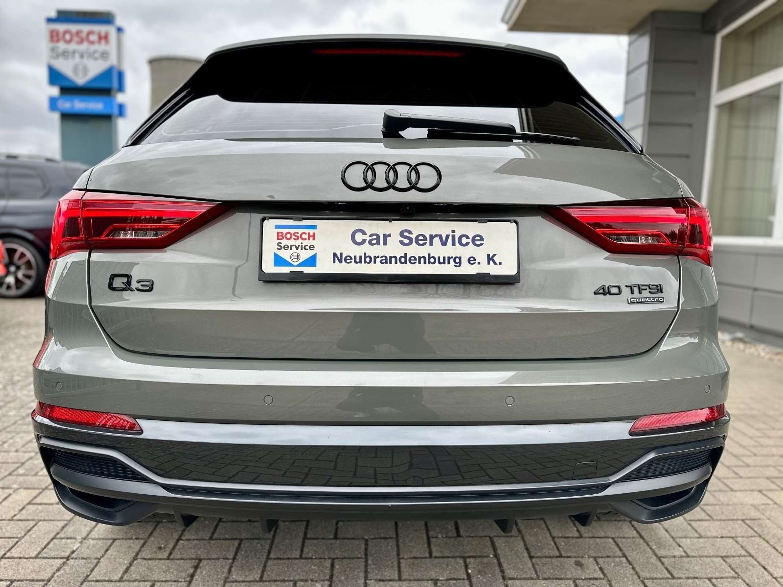 Audi - Q3