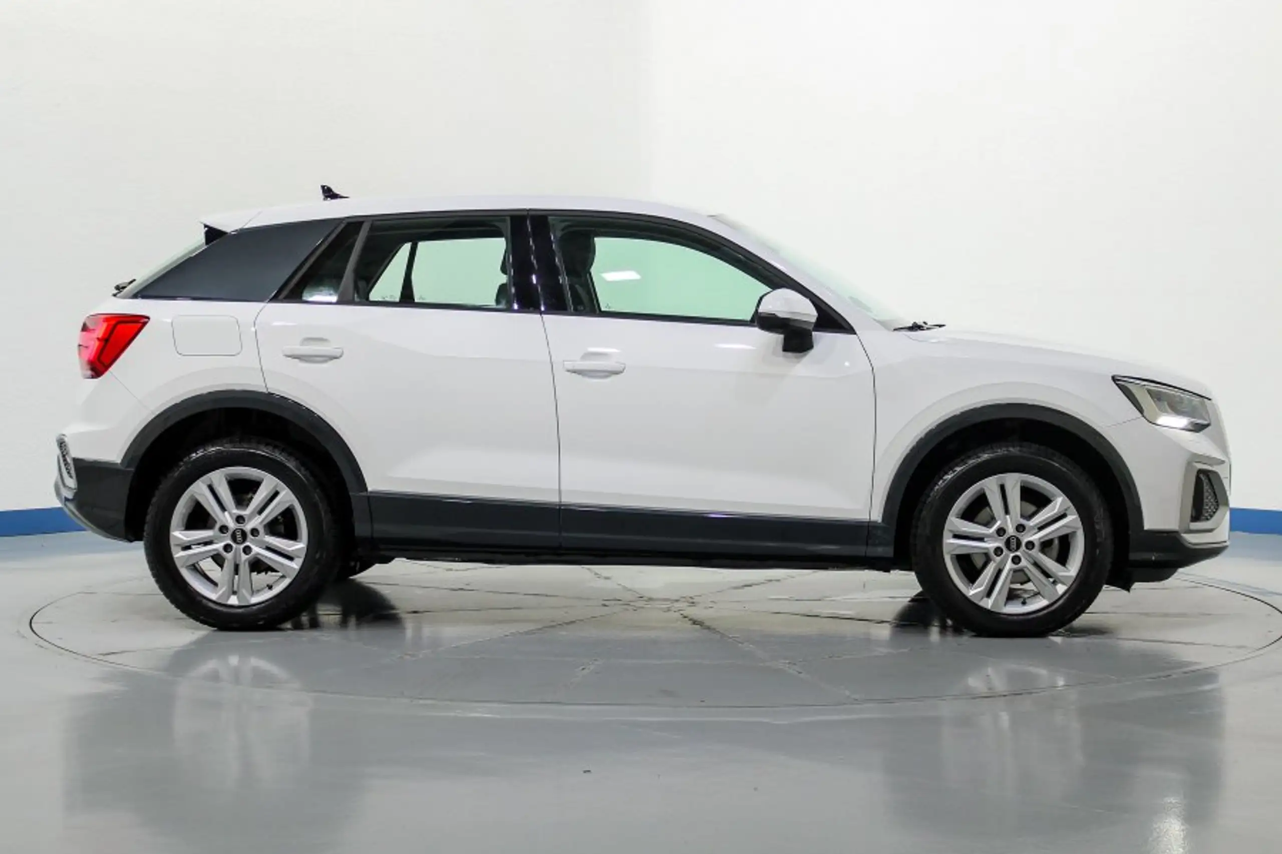 Audi - Q2