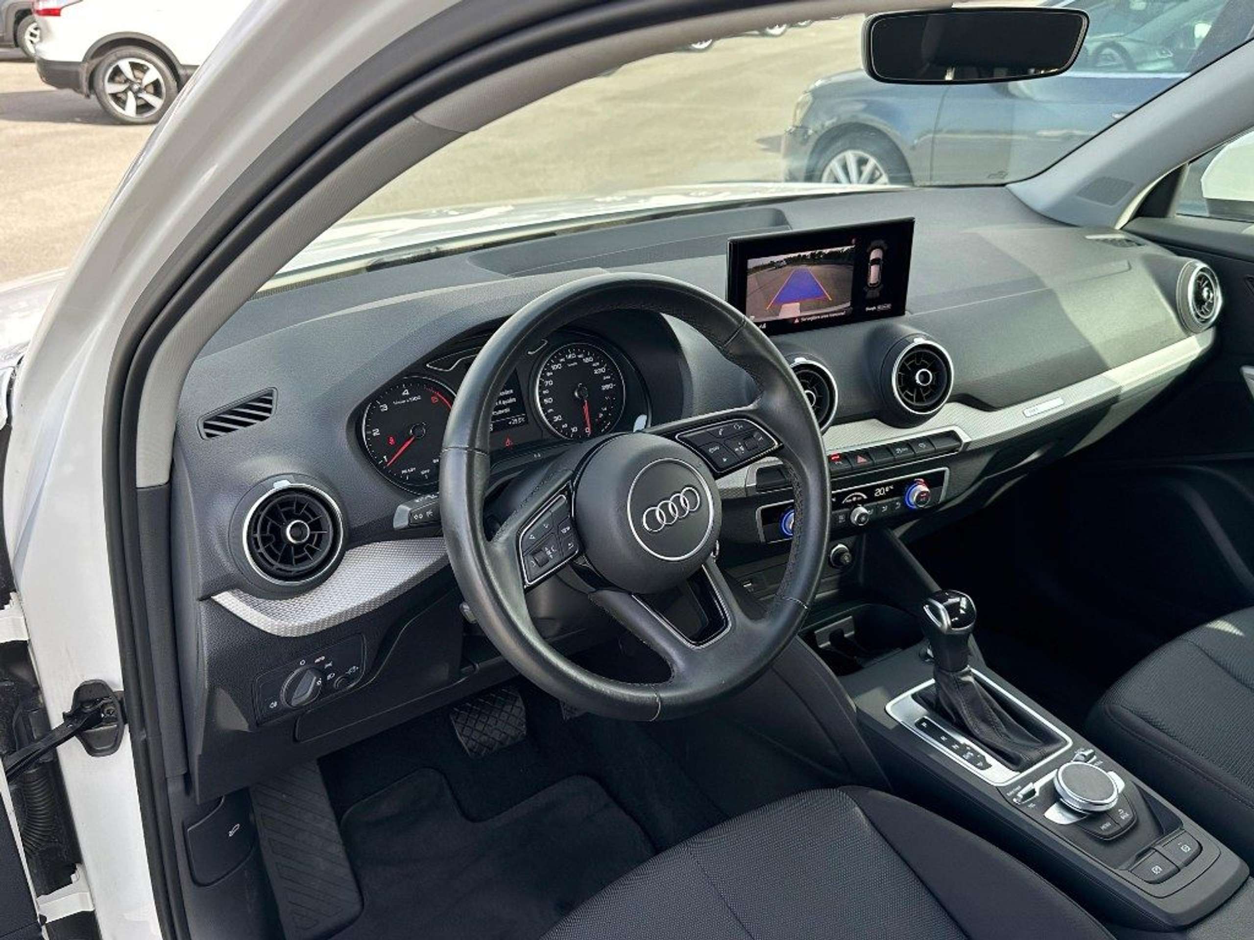 Audi - Q2