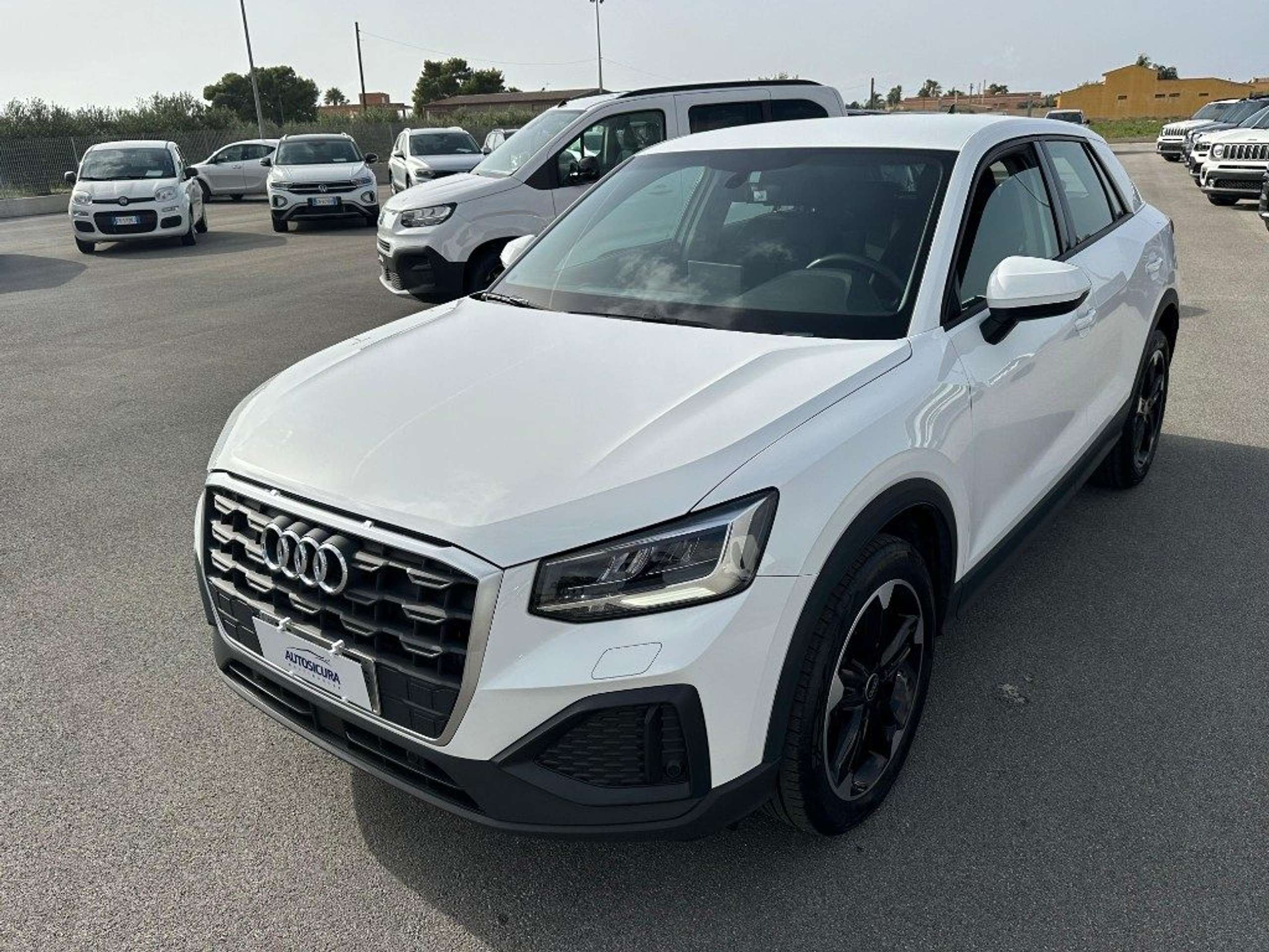 Audi - Q2