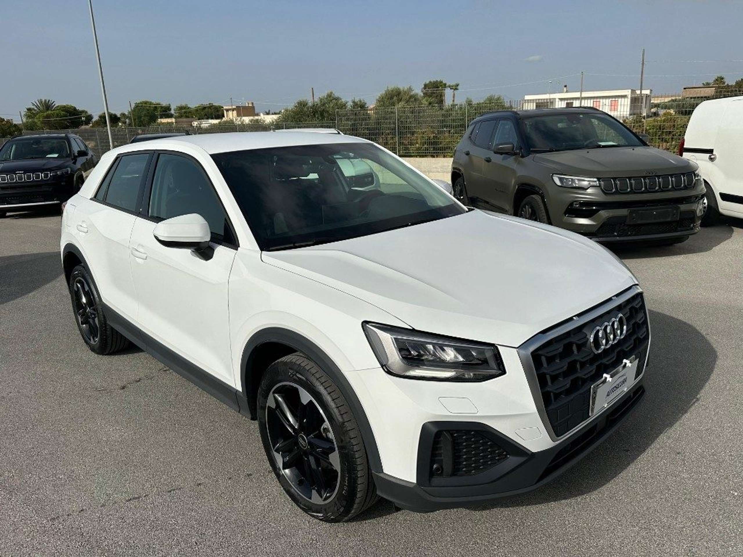 Audi - Q2