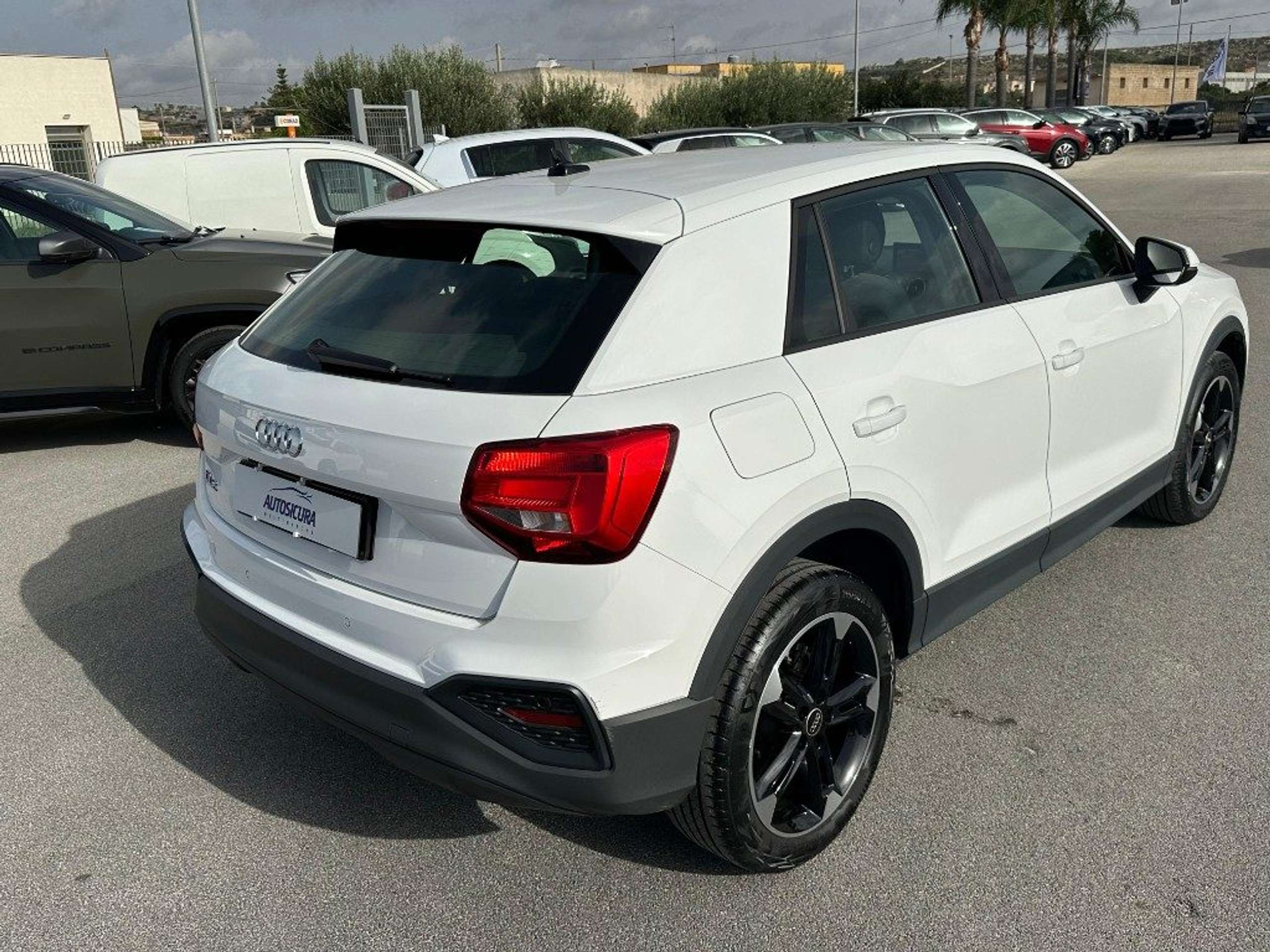 Audi - Q2