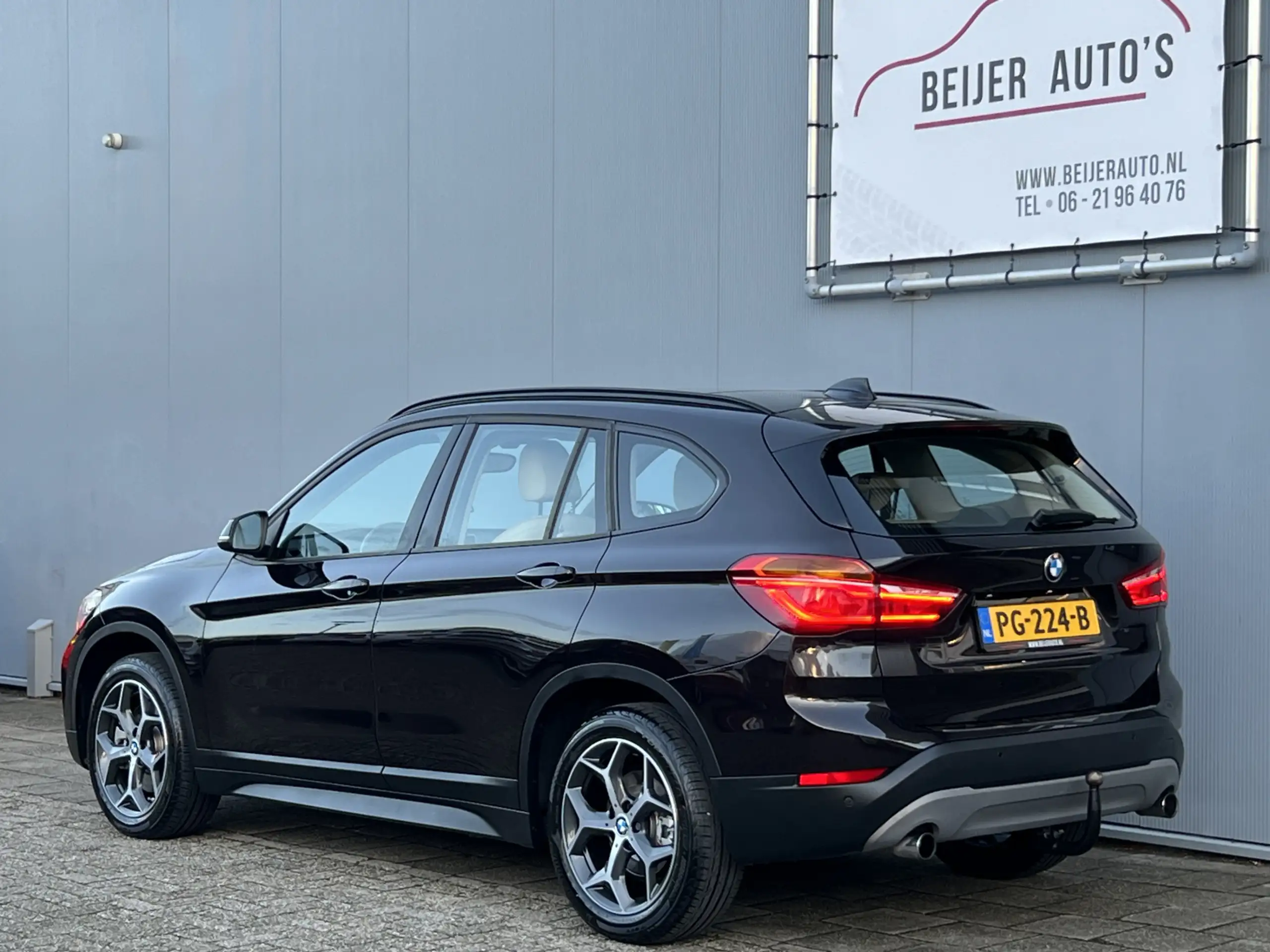 BMW - X1