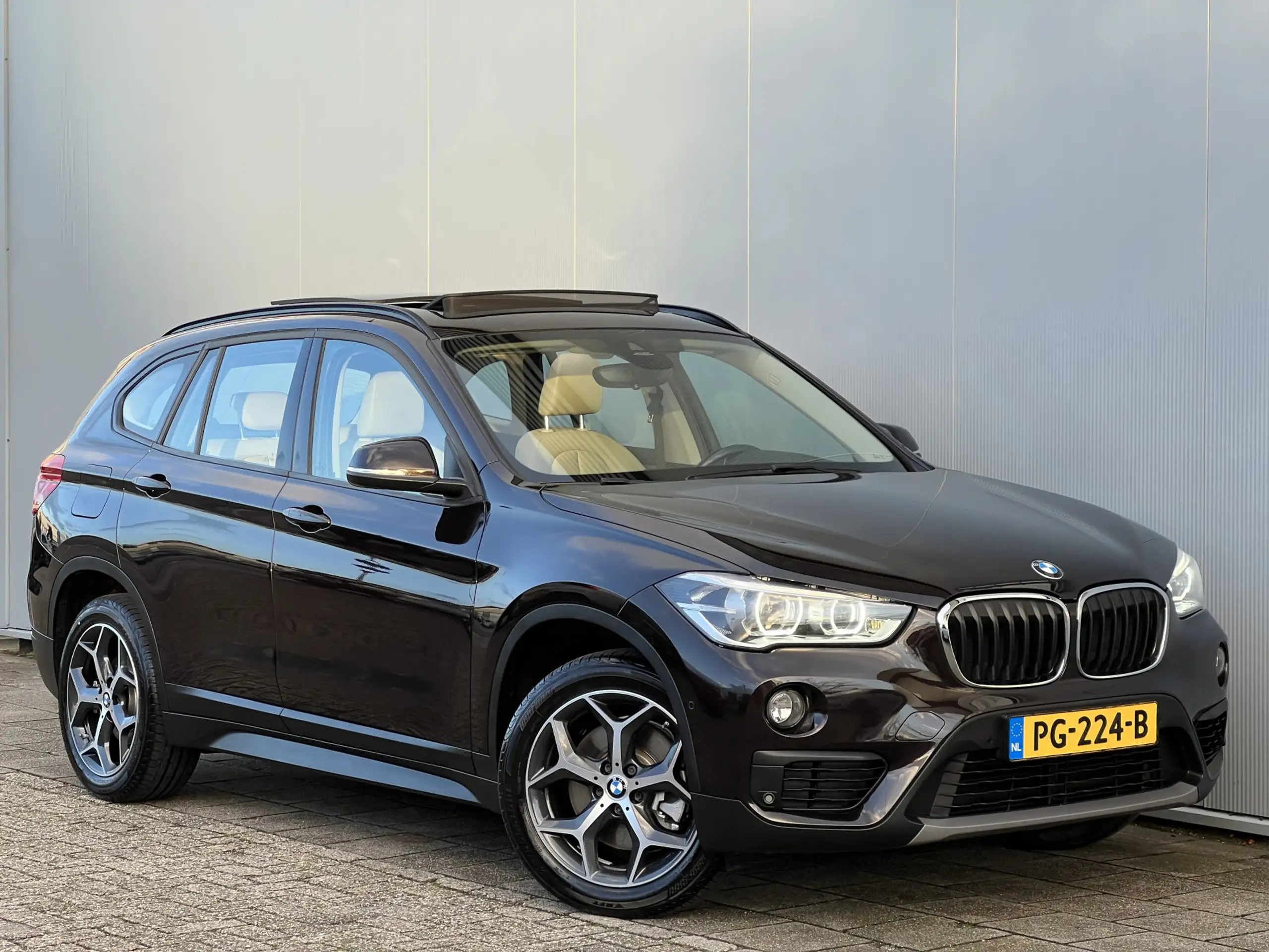 BMW - X1