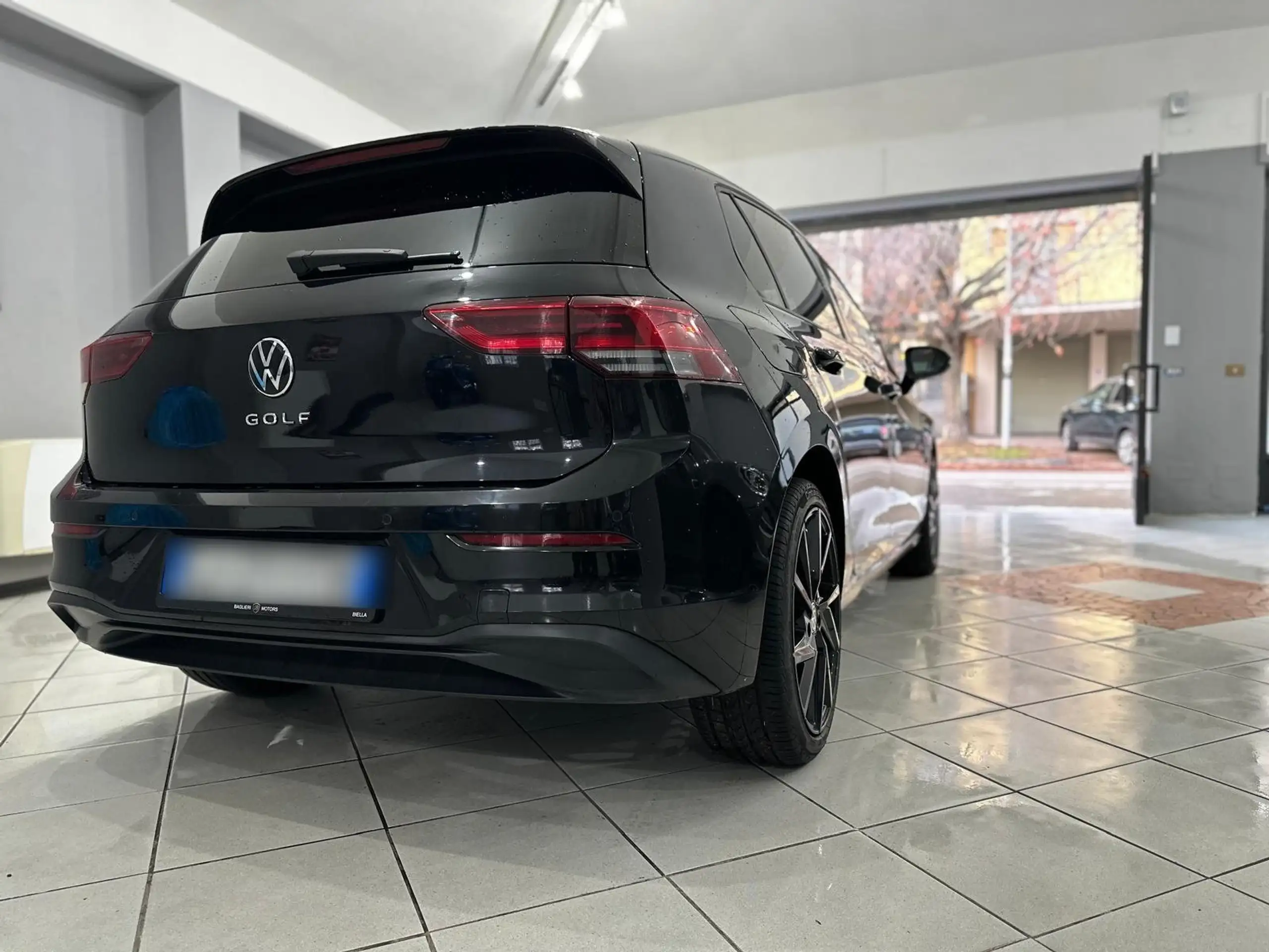 Volkswagen - Golf