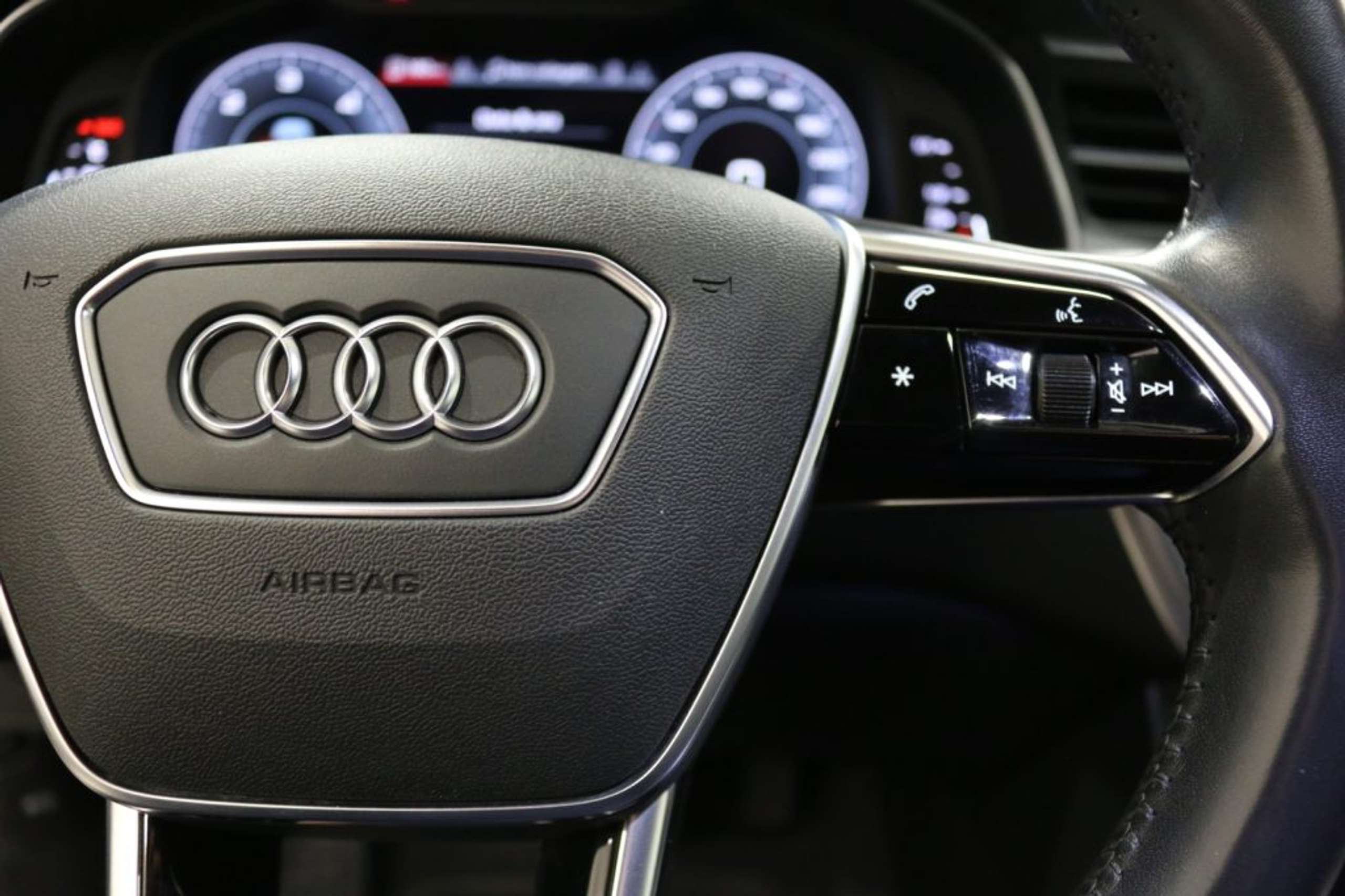 Audi - A6