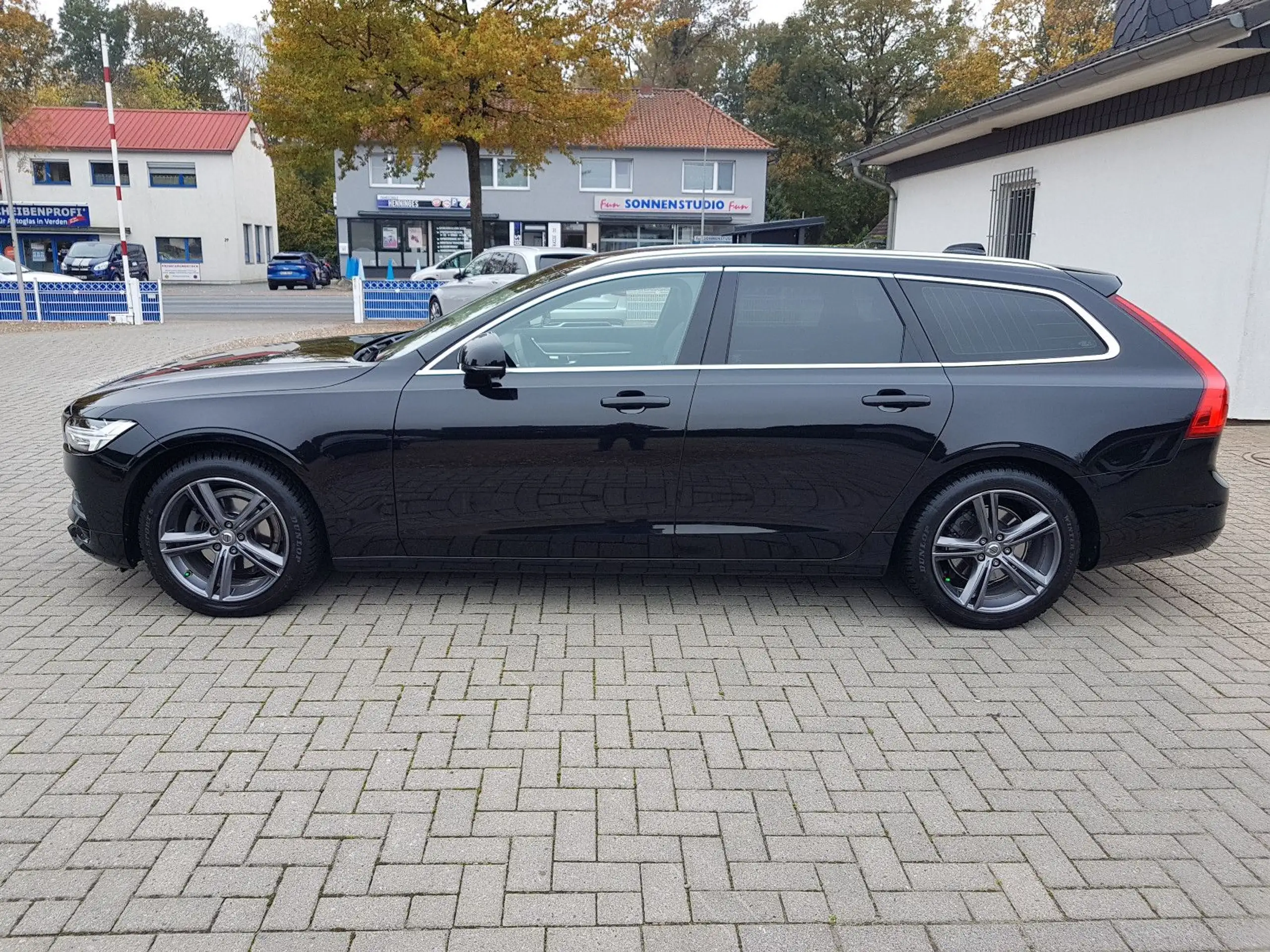 Volvo - V90