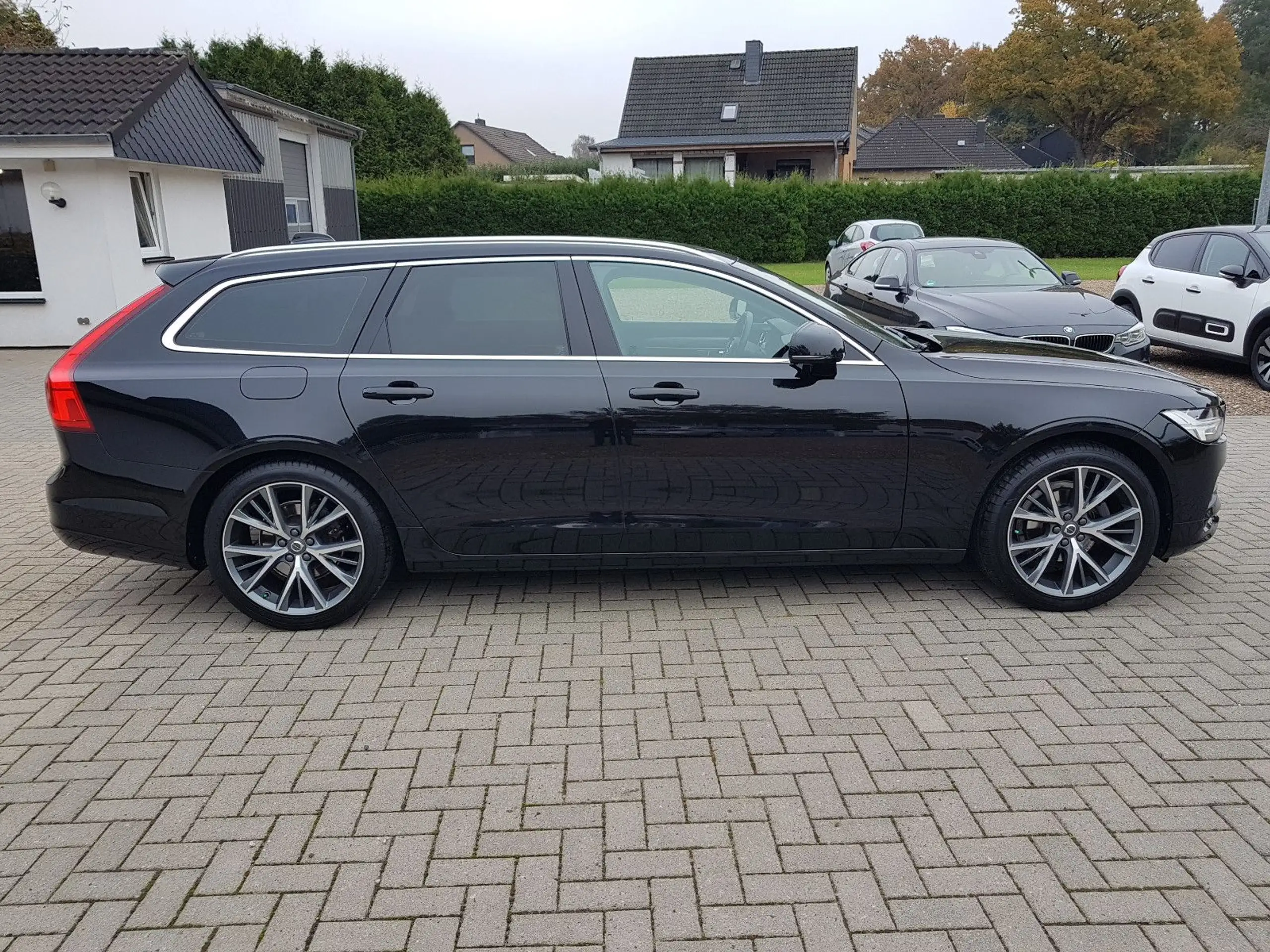 Volvo - V90