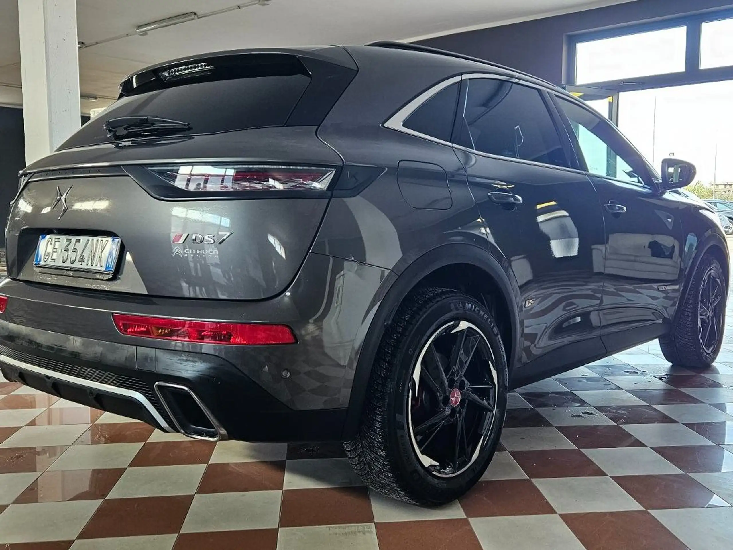 DS Automobiles - DS 7 Crossback