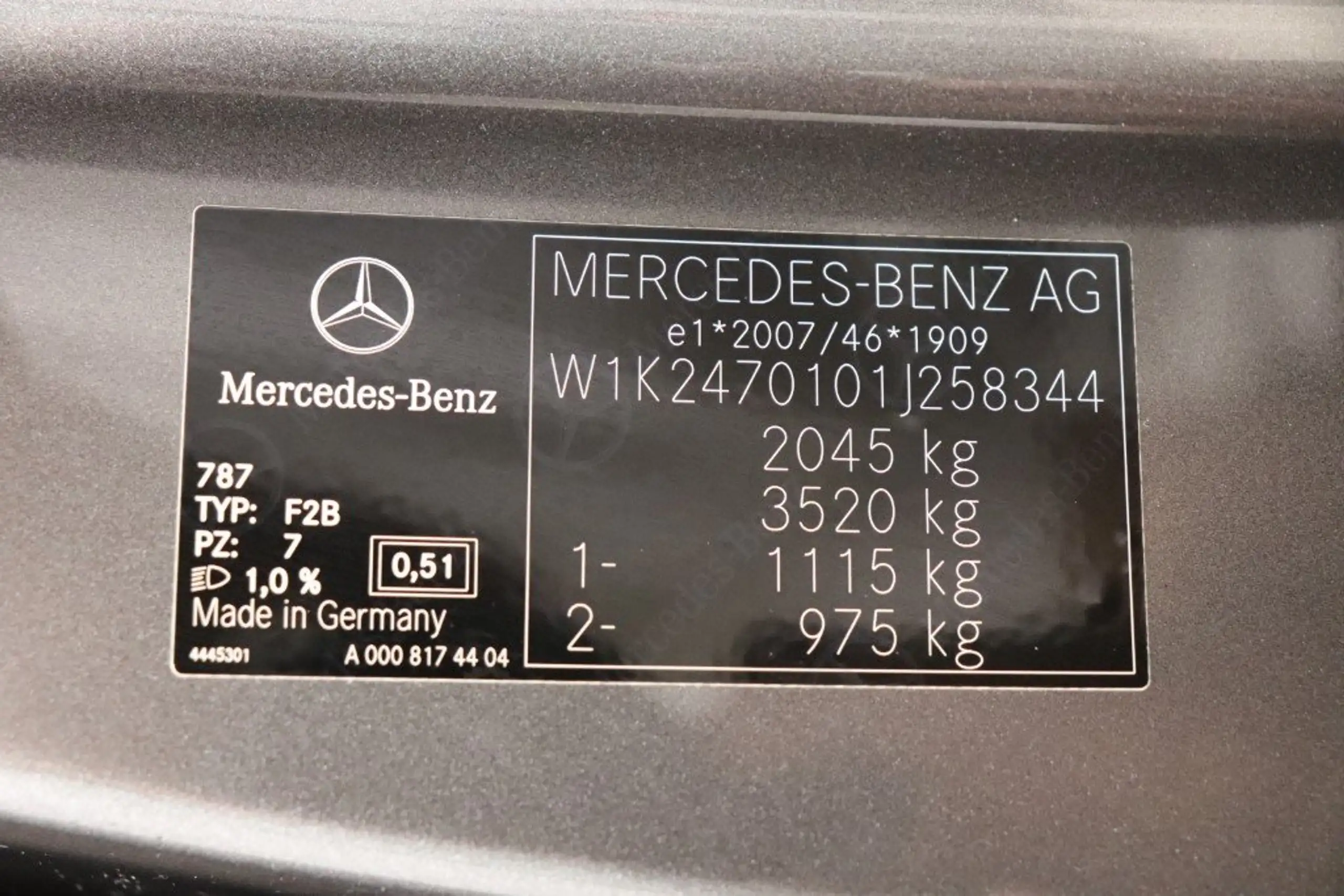 Mercedes-Benz - B 180