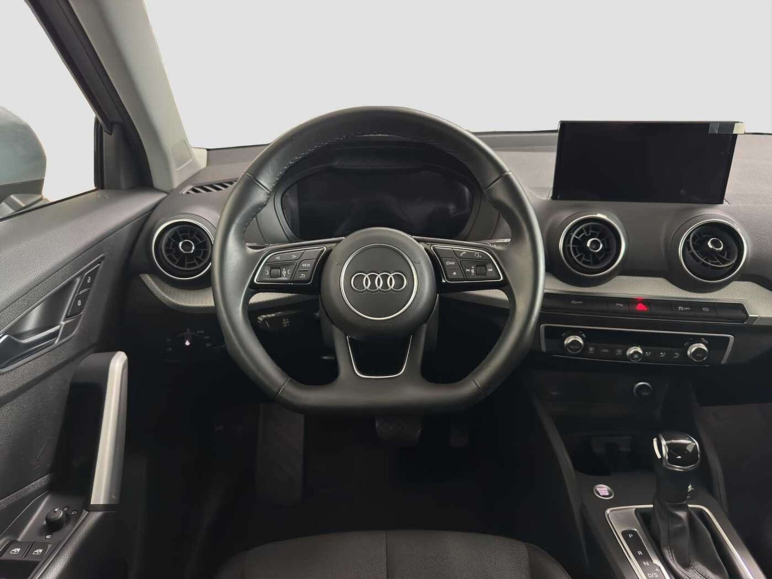 Audi - Q2