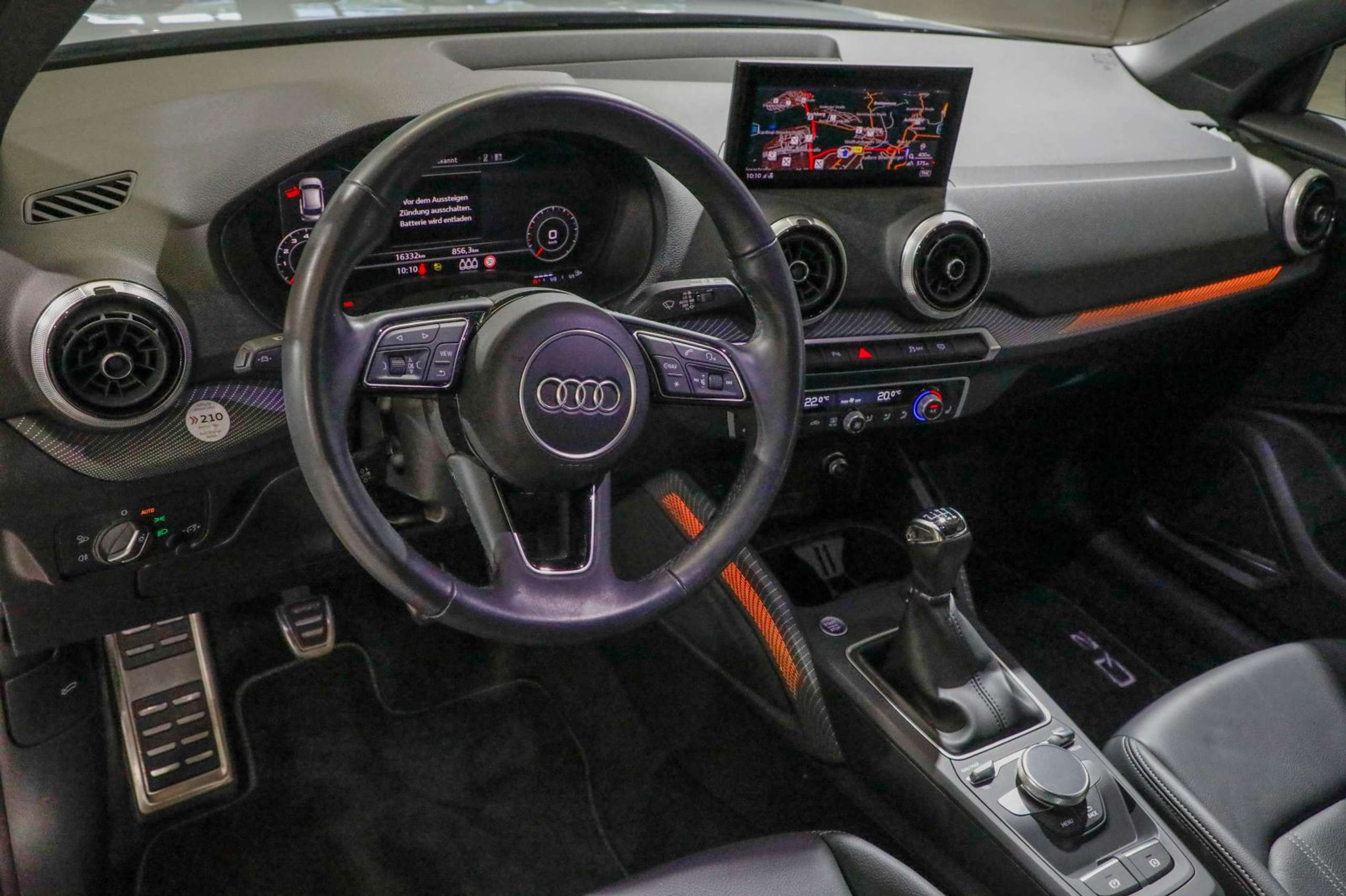 Audi - Q2