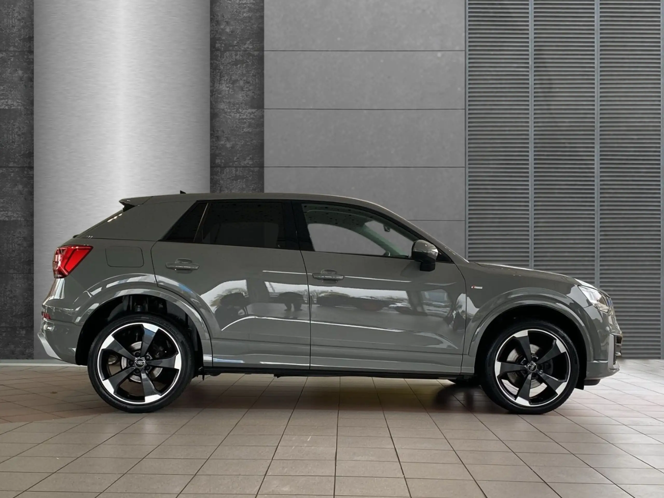 Audi - Q2