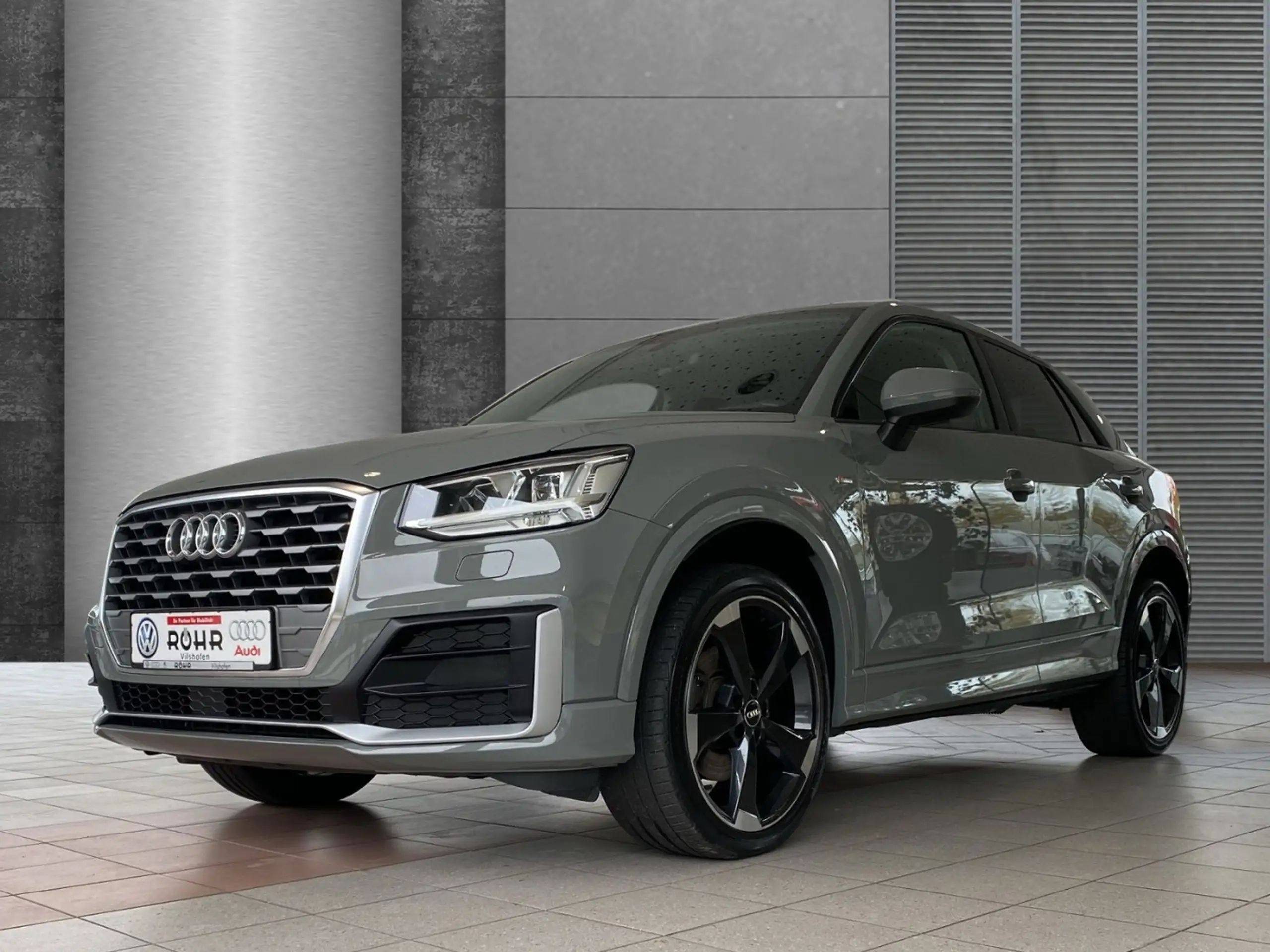 Audi - Q2