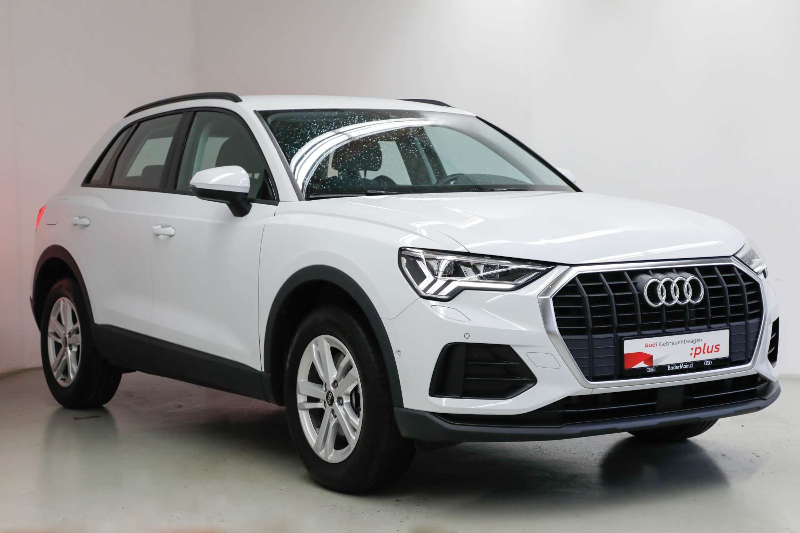 Audi - Q3