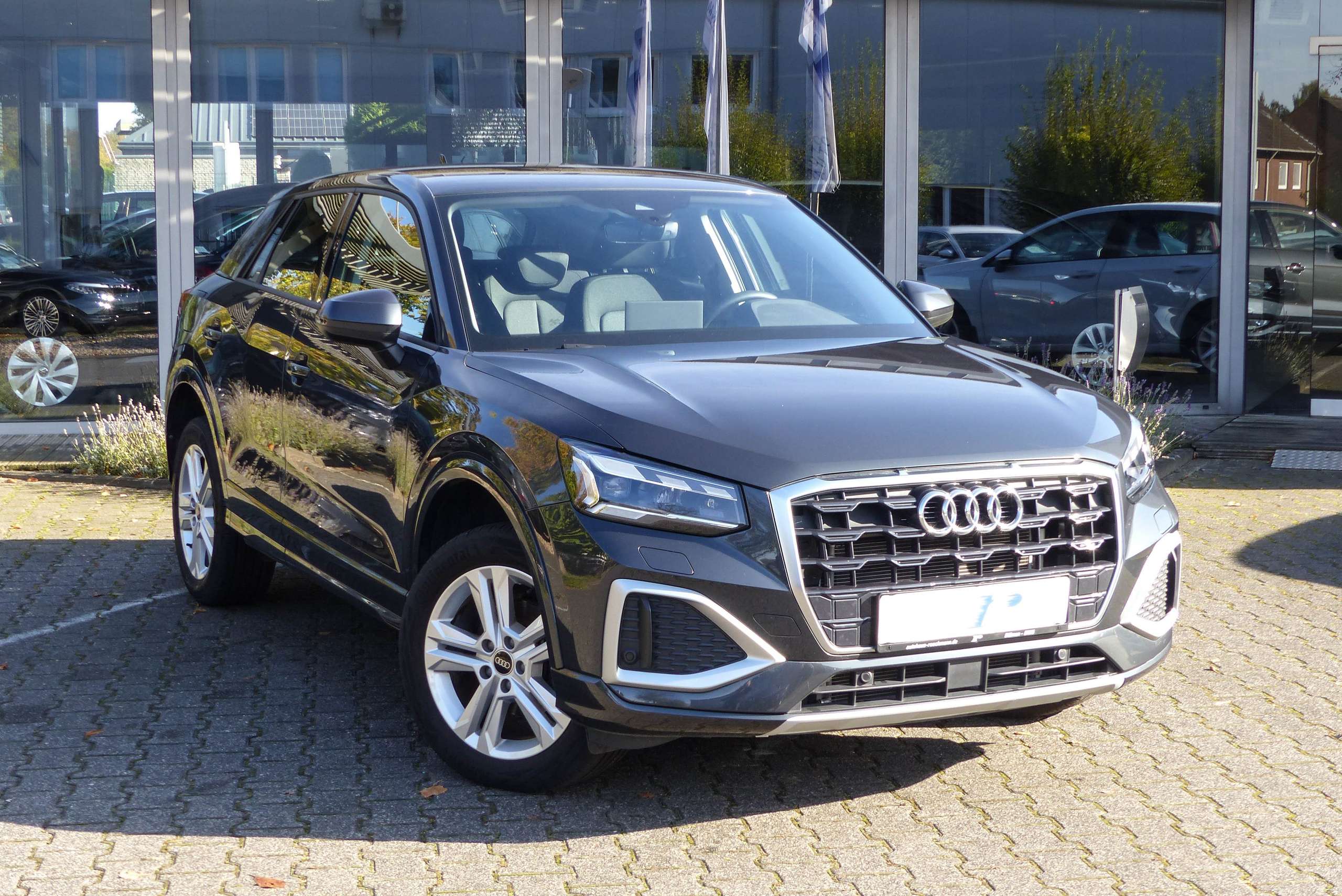 Audi - Q2