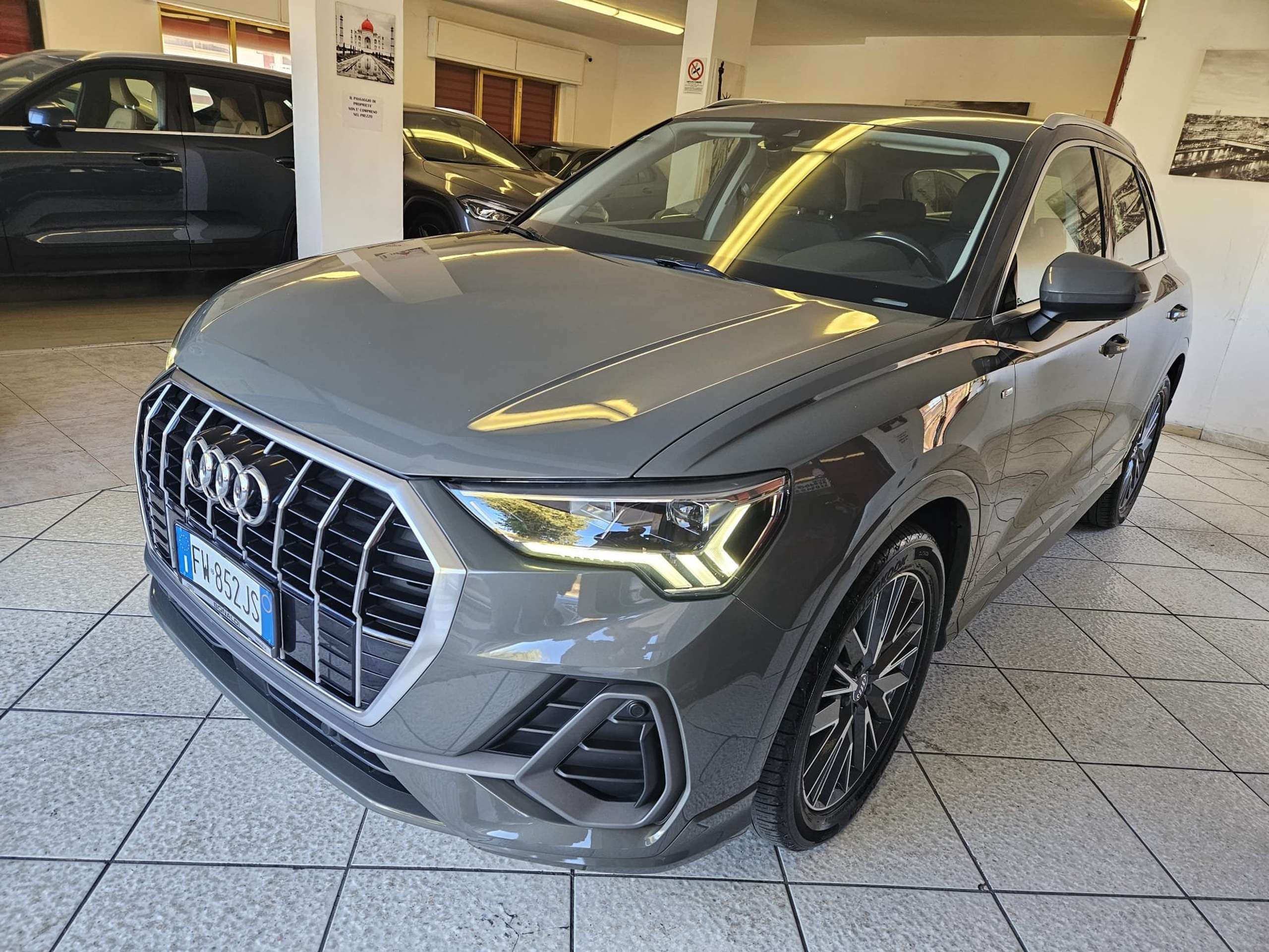 Audi - Q3