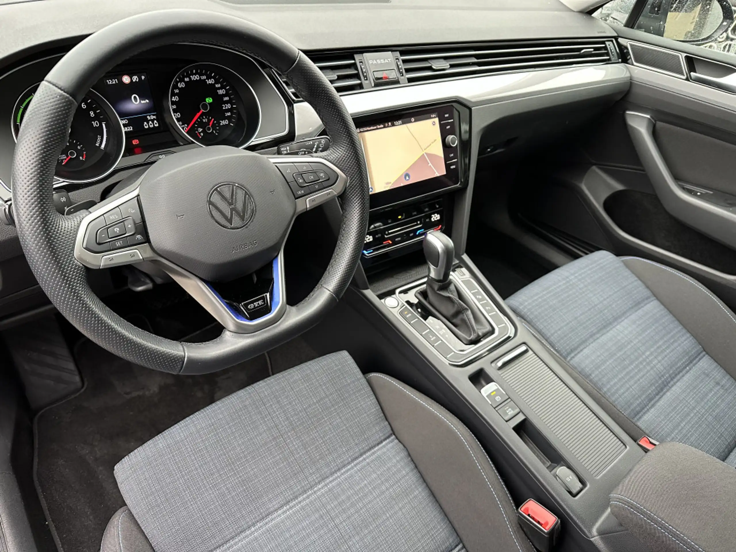 Volkswagen - Passat