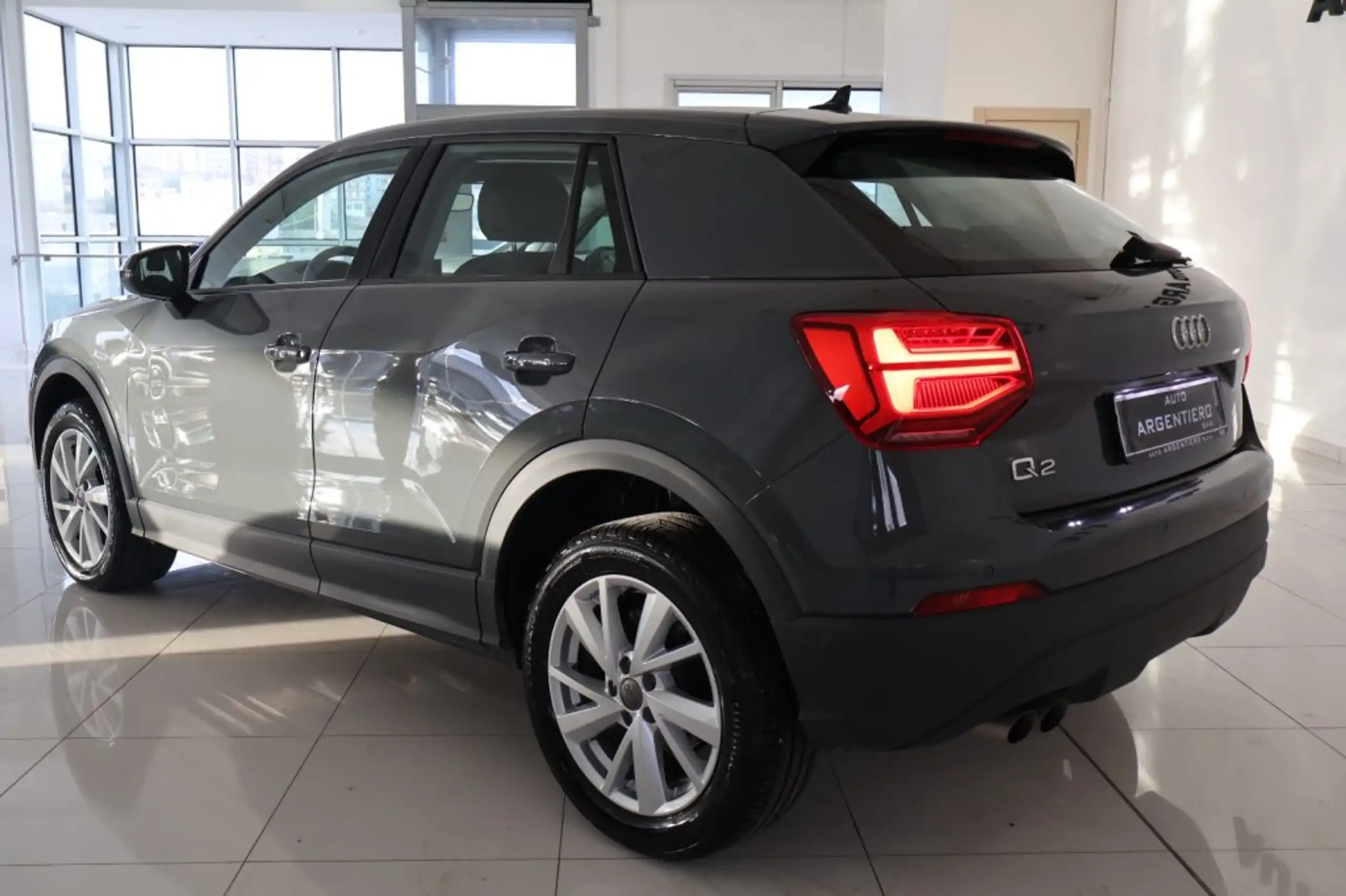 Audi - Q2