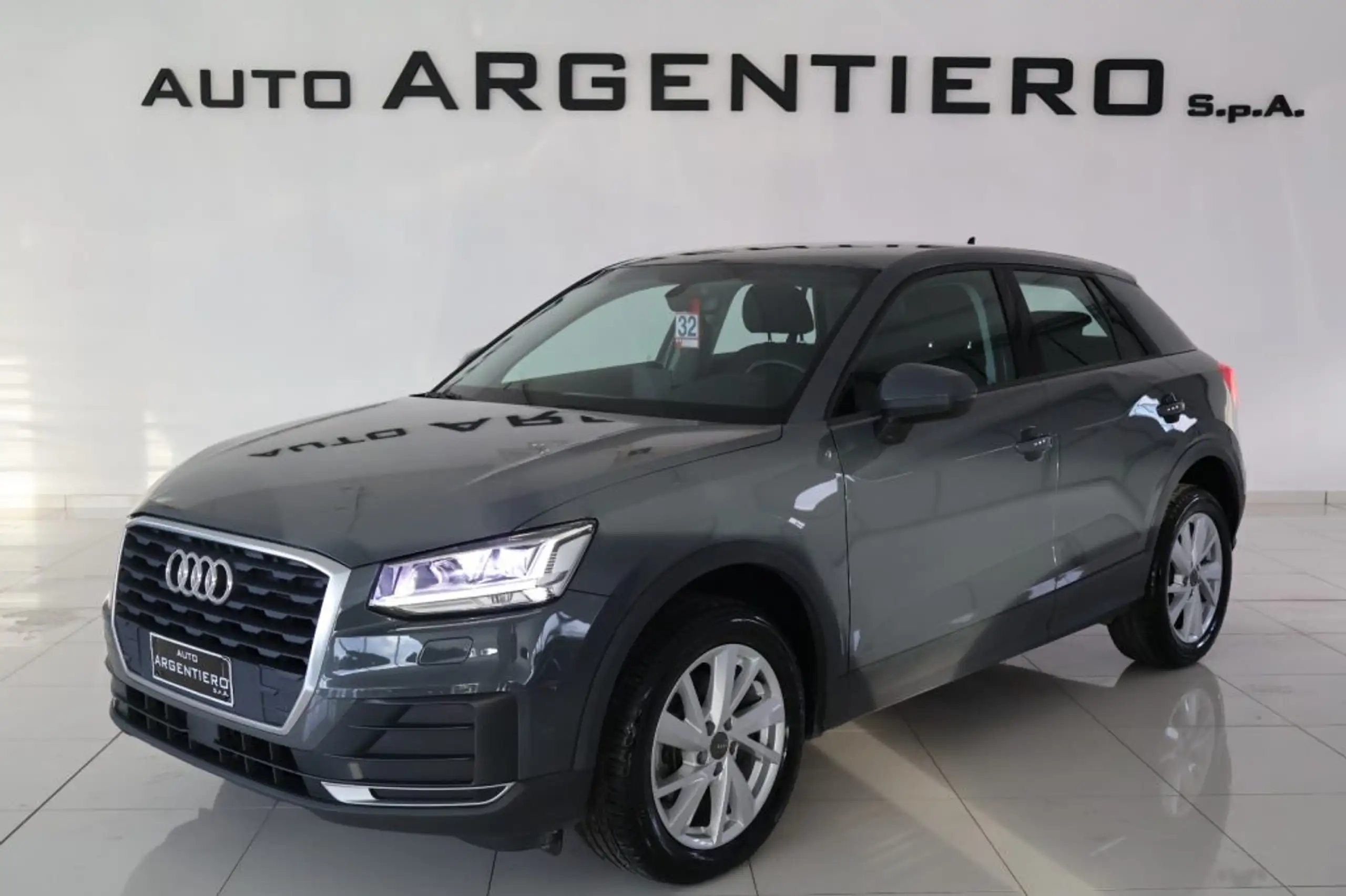 Audi - Q2