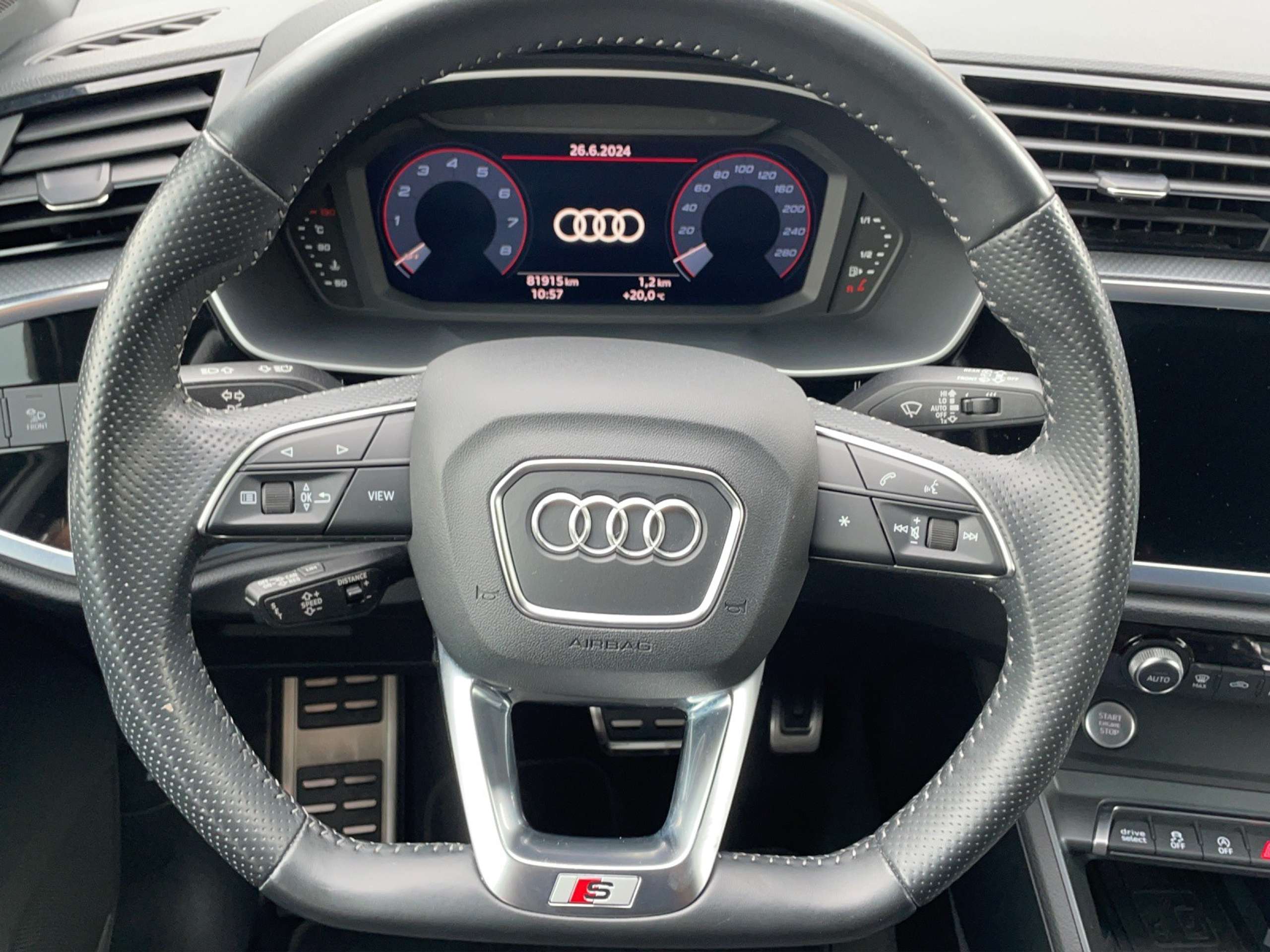 Audi - Q3