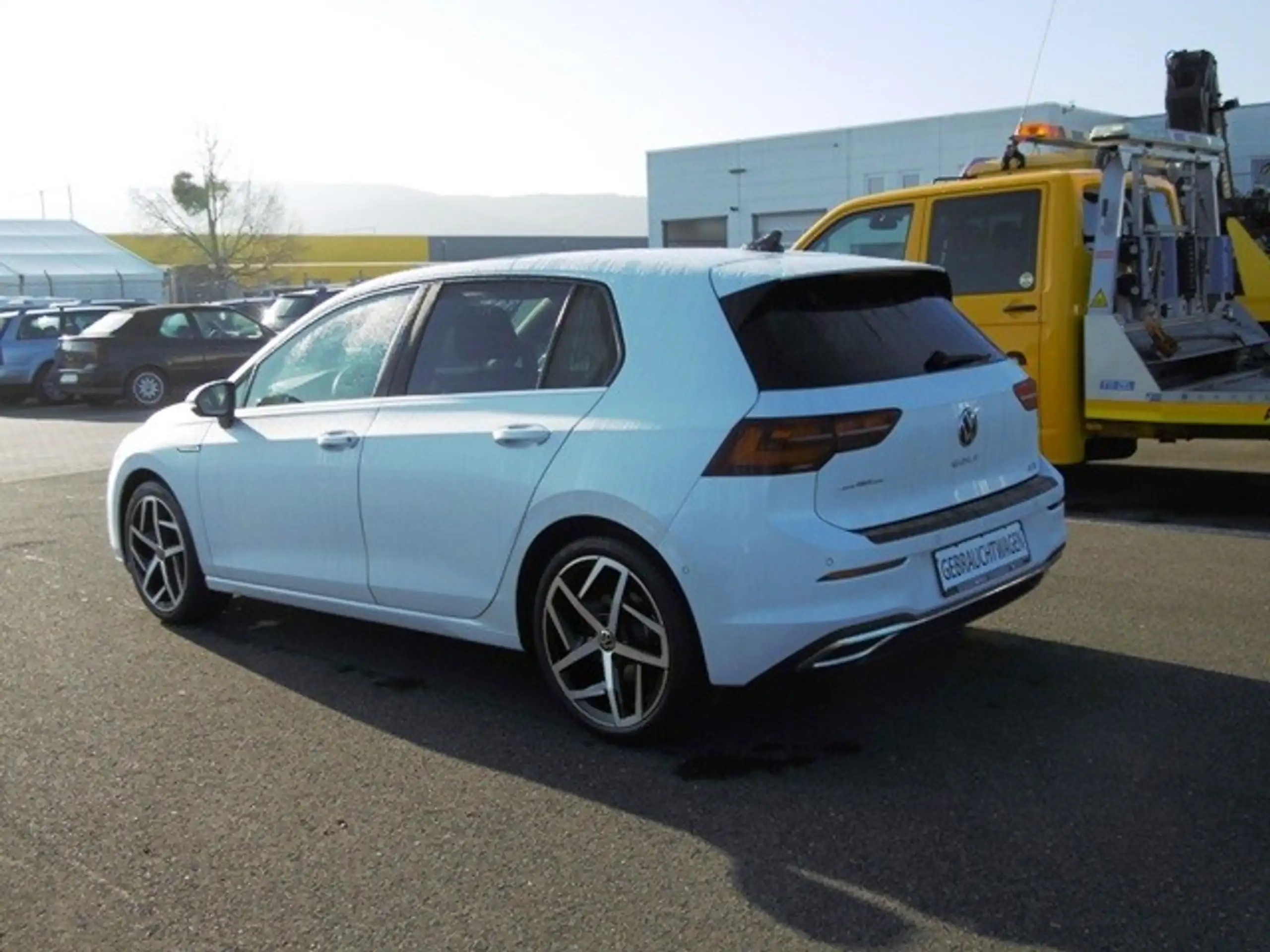 Volkswagen - Golf