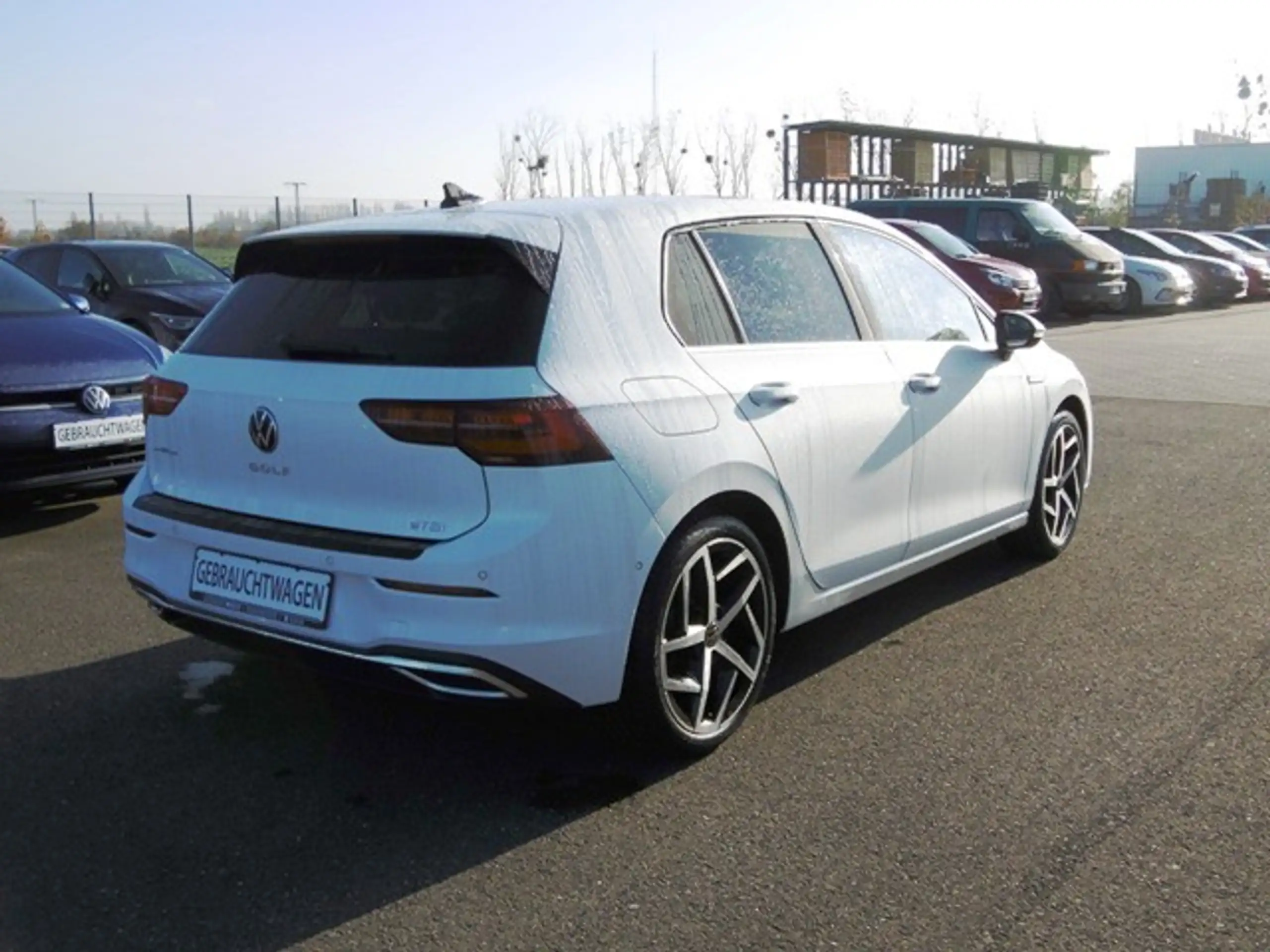 Volkswagen - Golf