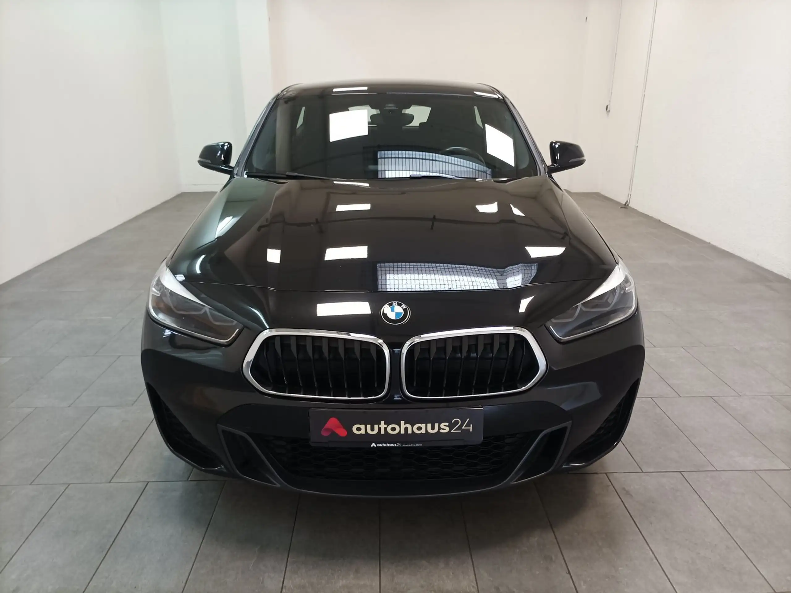 BMW - X2