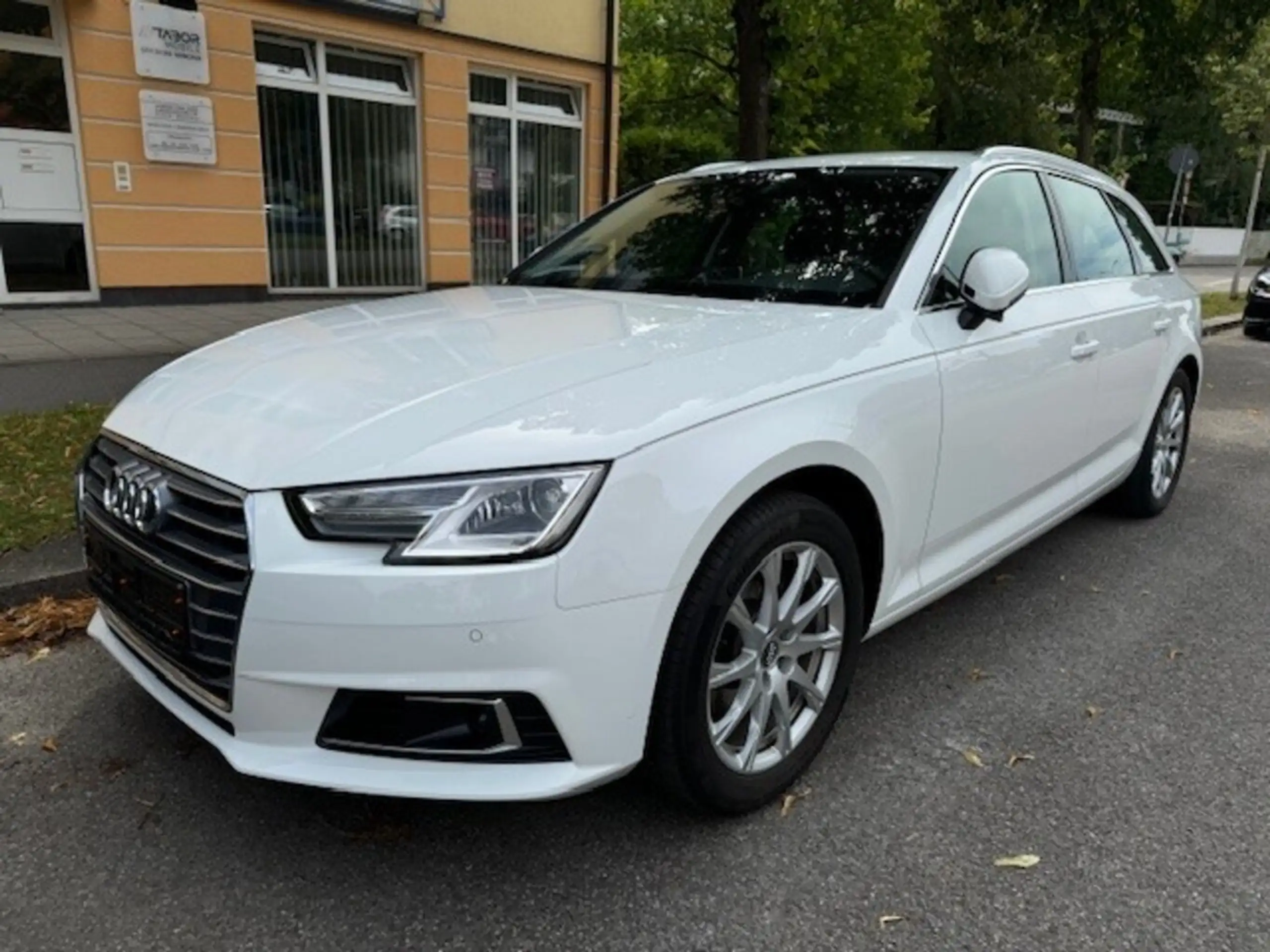 Audi - A4