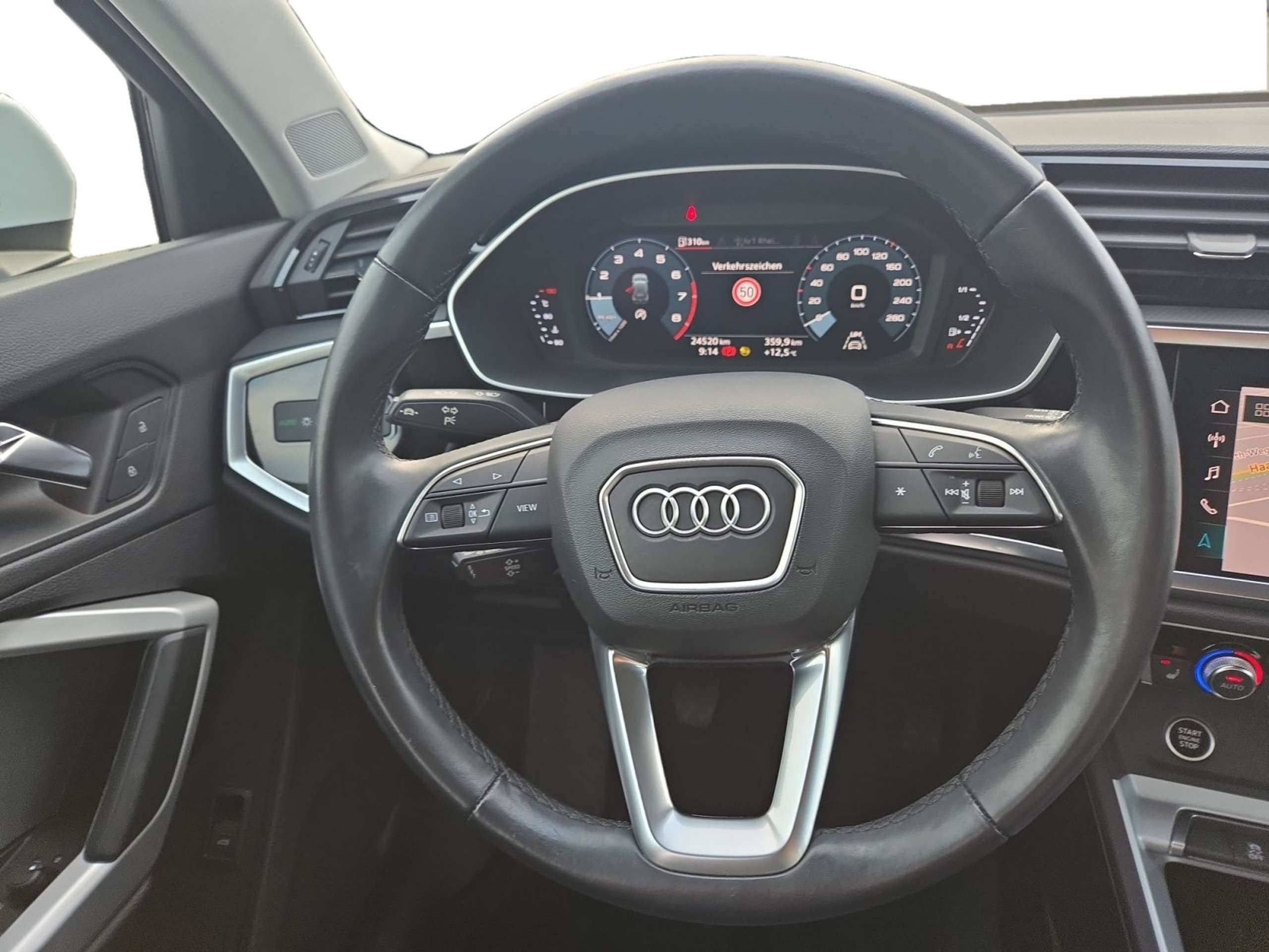 Audi - Q3