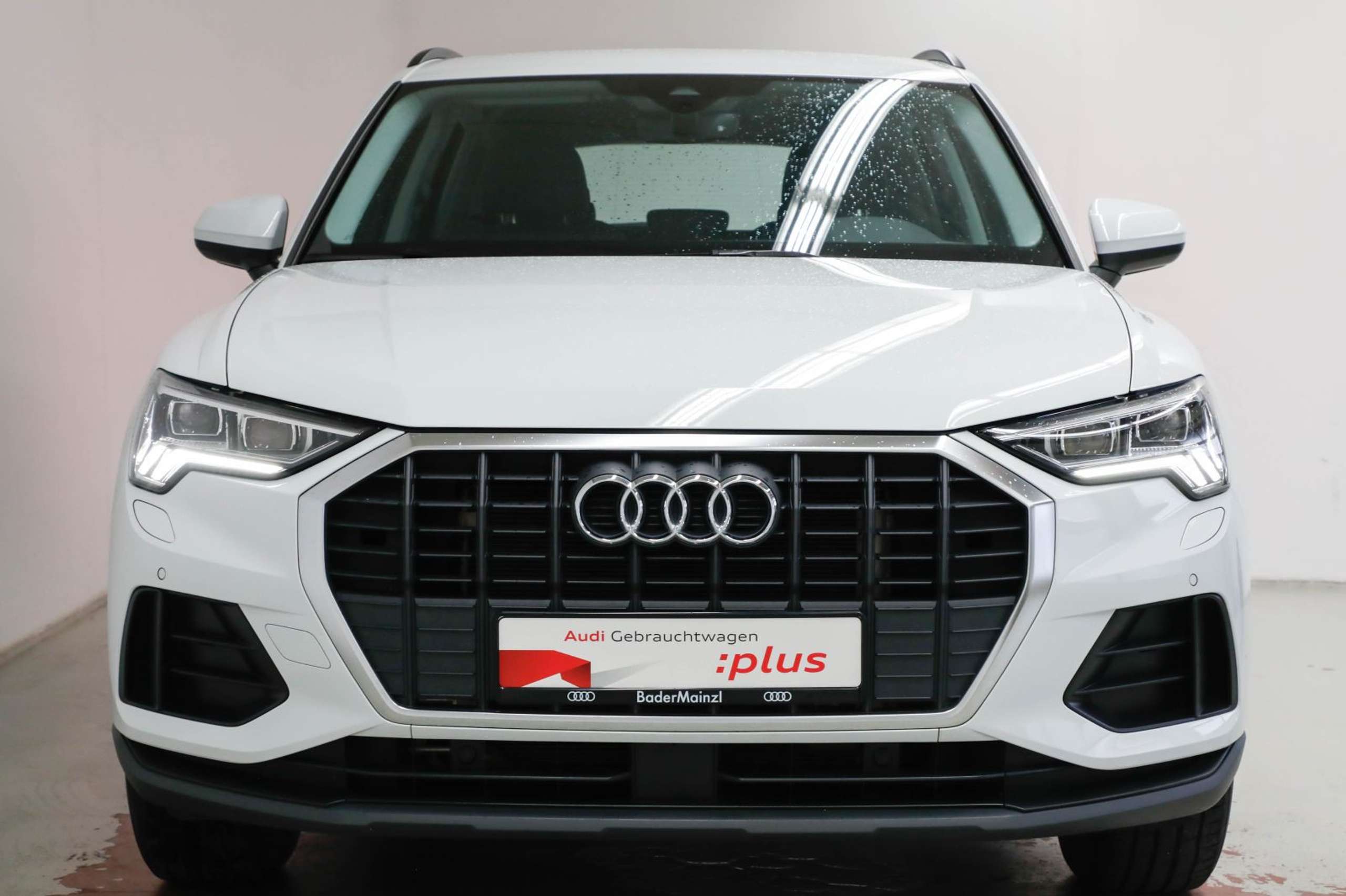 Audi - Q3