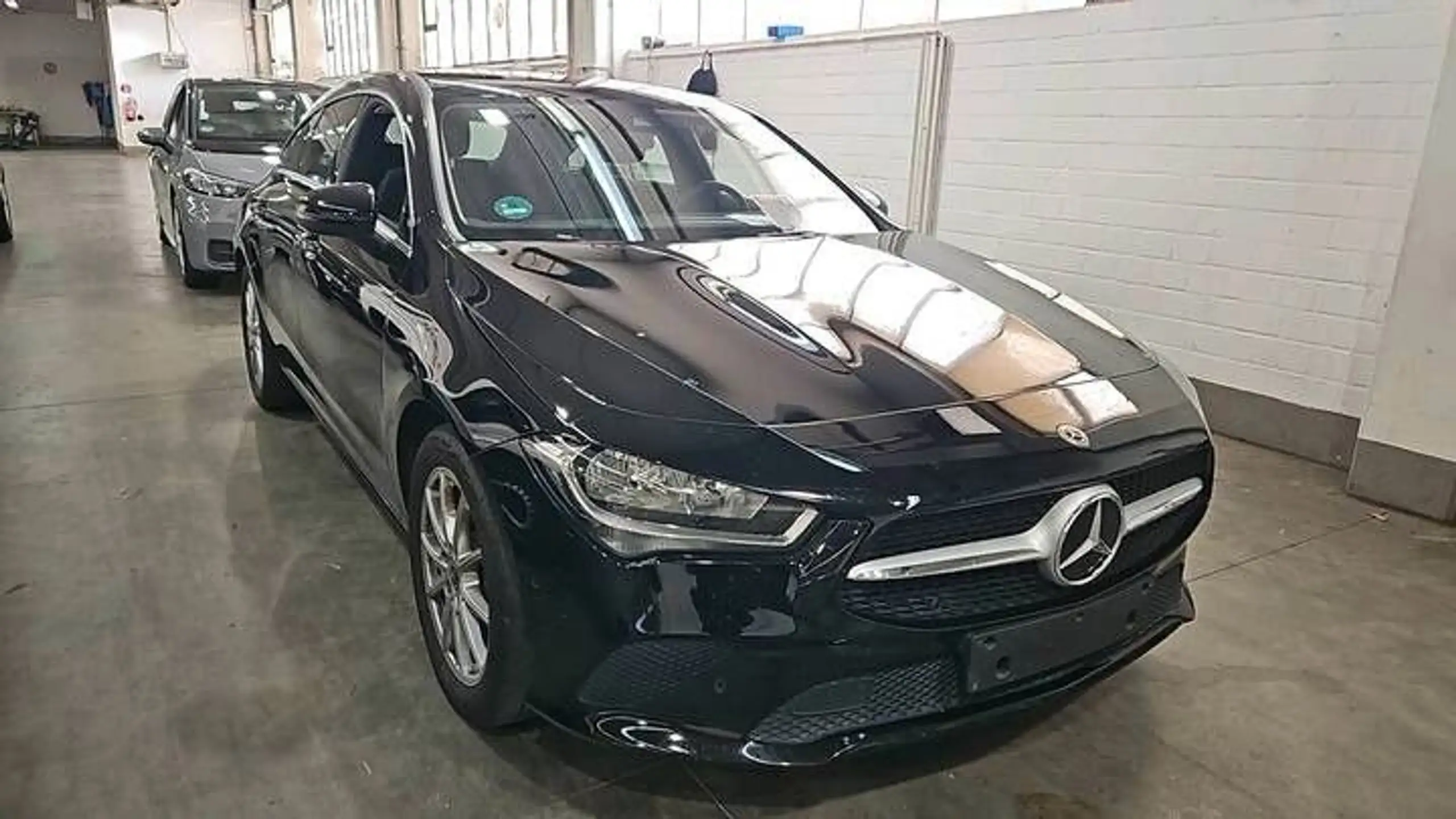 Mercedes-Benz - CLA 180