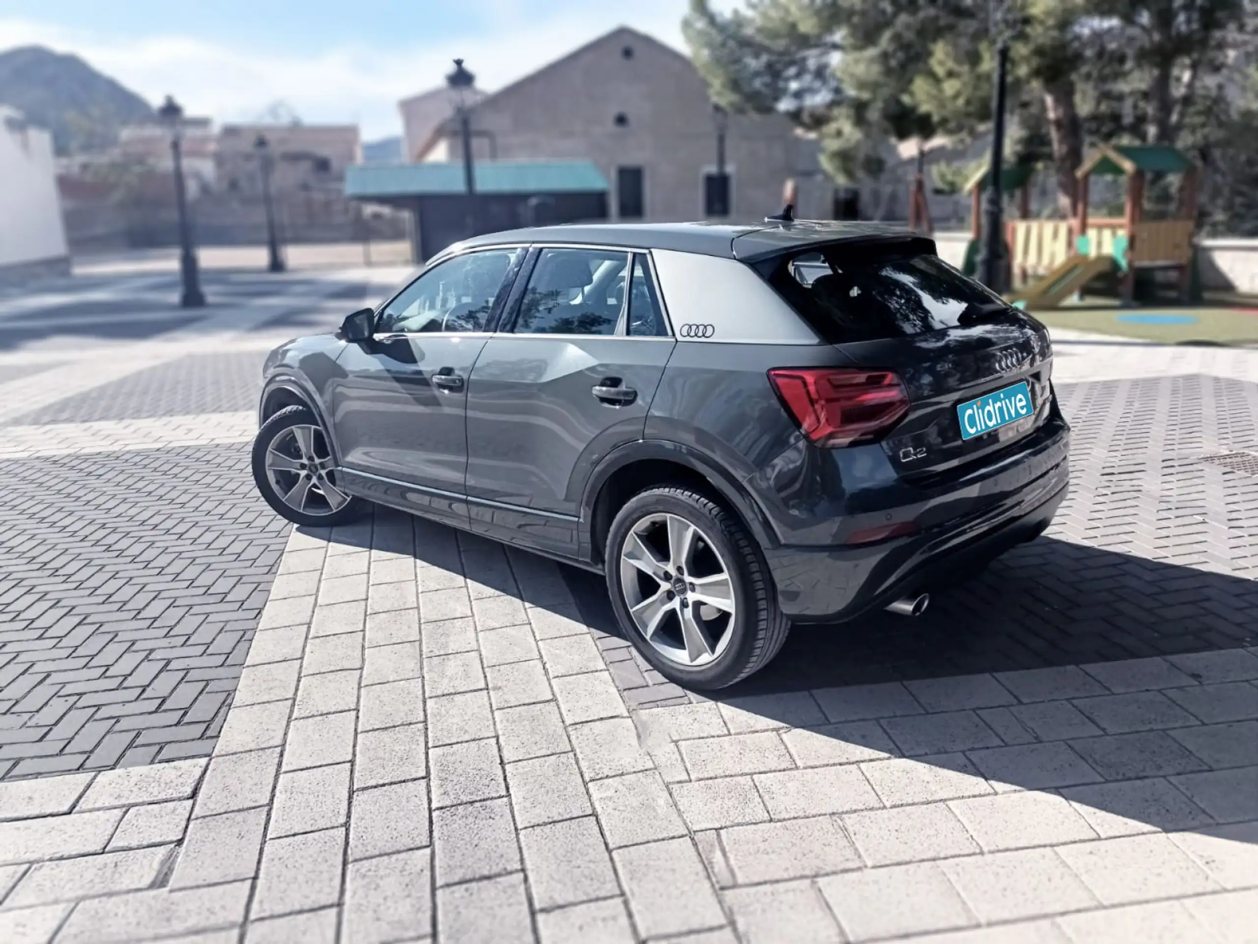 Audi - Q2